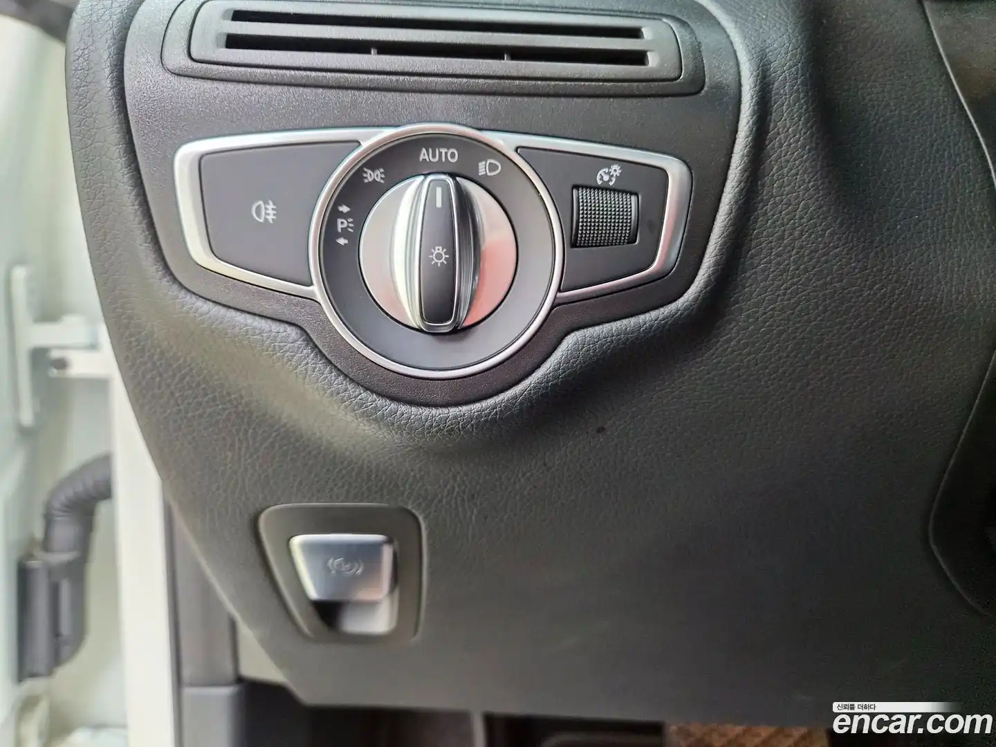 GLC-Class Mercedes-Benz 2018.1-OPTION-023