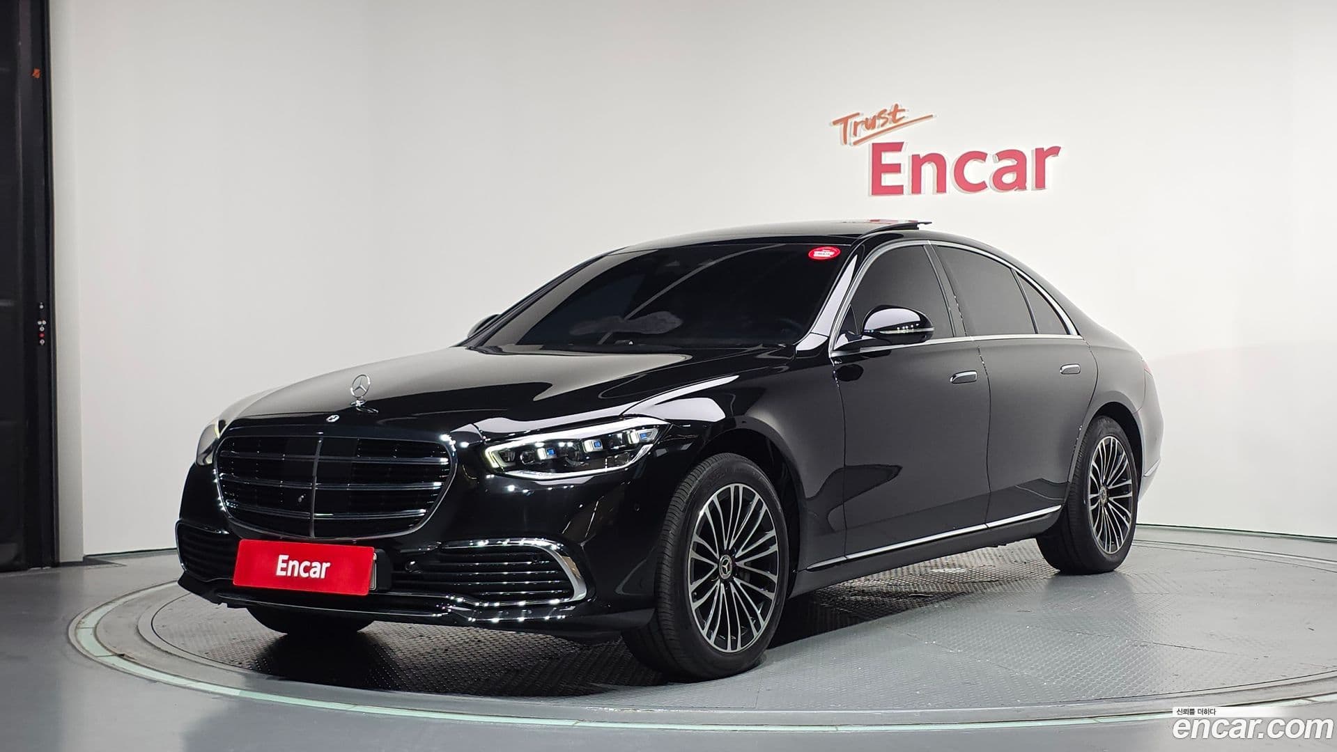 Main__Slider__Photo:S-Class Mercedes-Benz 2025.0-0