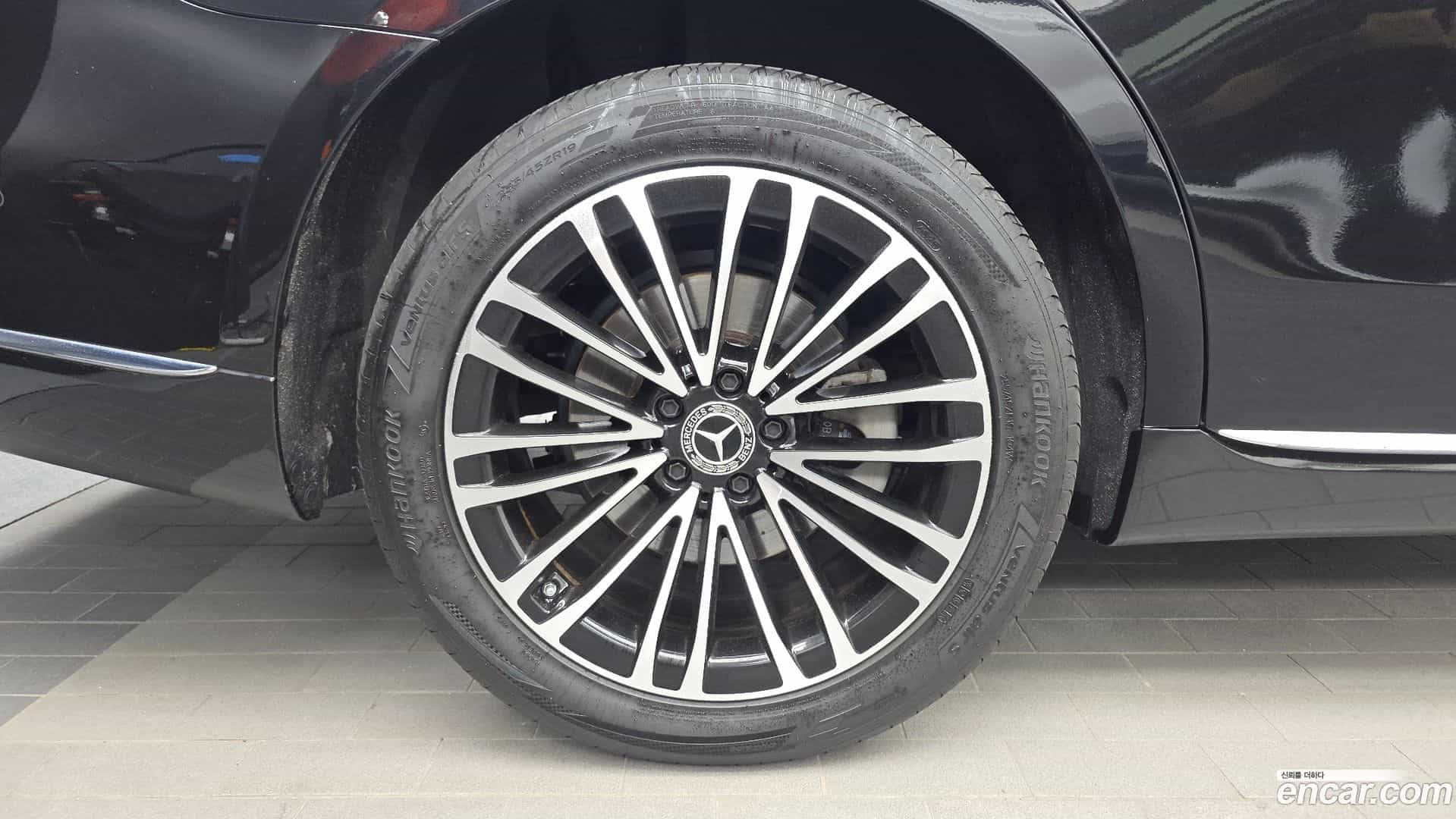 S-Class Mercedes-Benz 2025.0-OUTER-005
