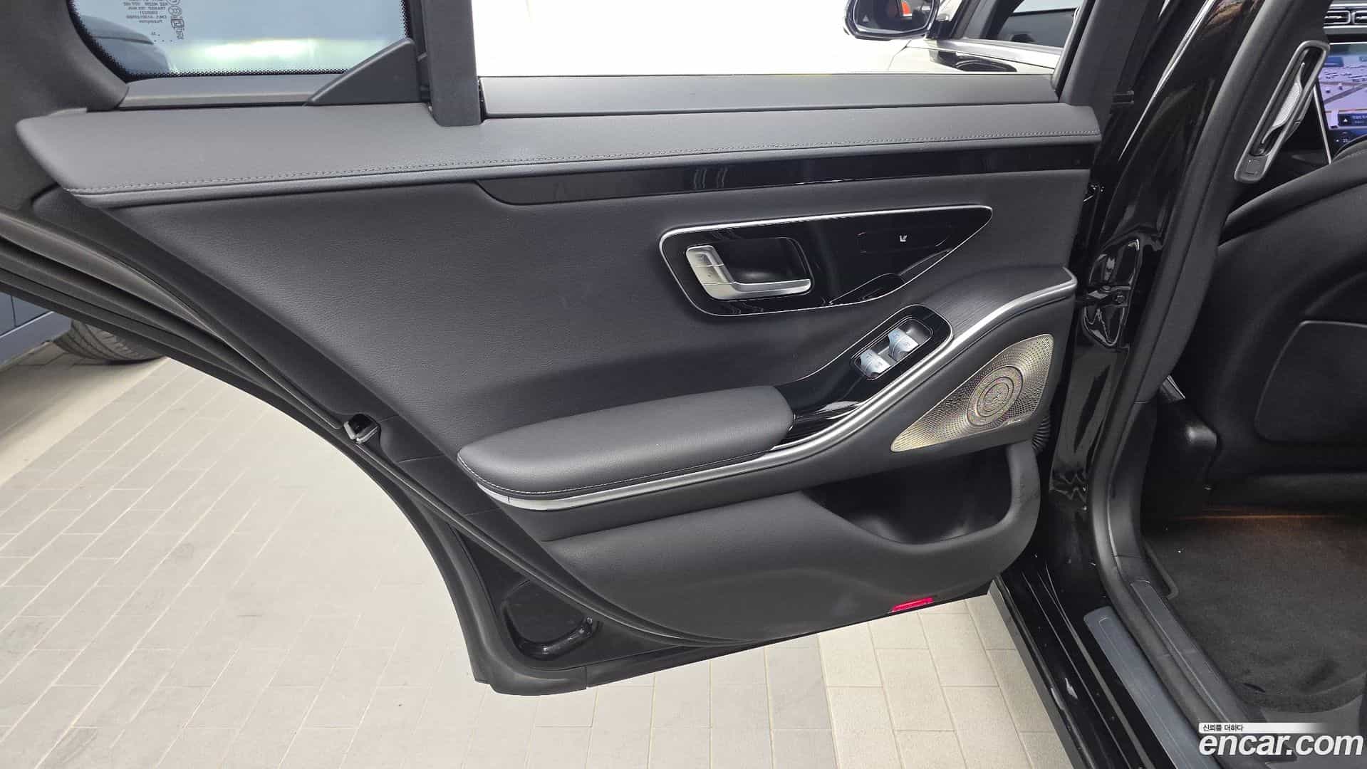 S-Class Mercedes-Benz 2025.0-INNER-035