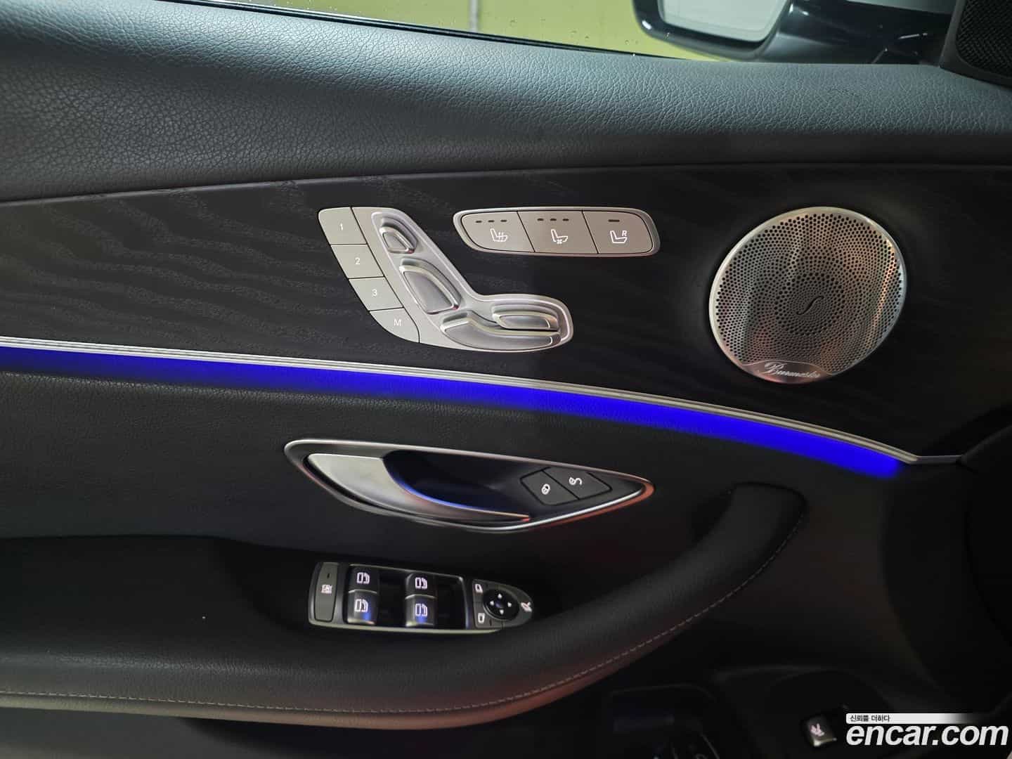 E-Class Mercedes-Benz 2019.3-OPTION-017