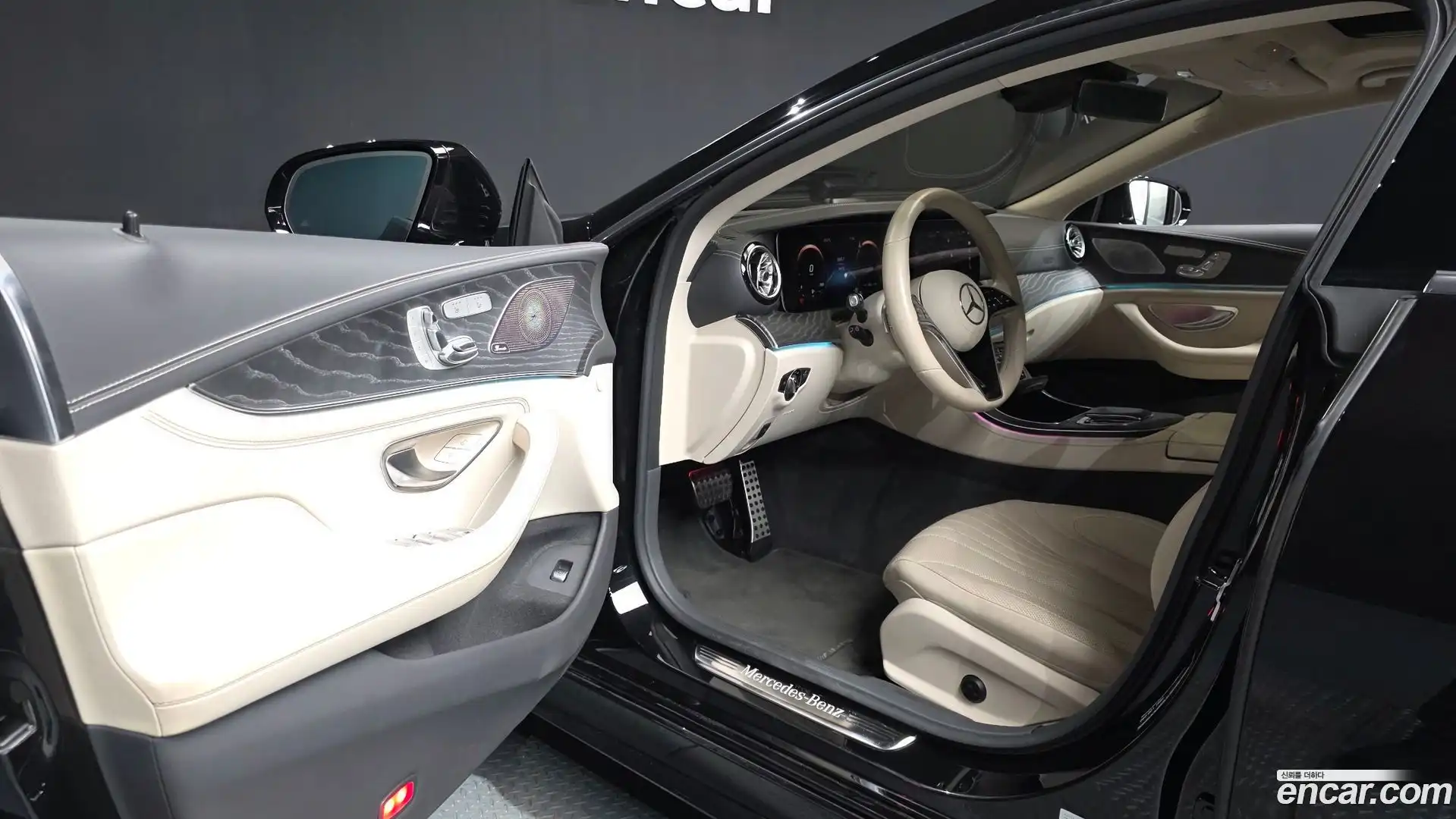 CLS-Class Mercedes-Benz 2023.2-INNER-010