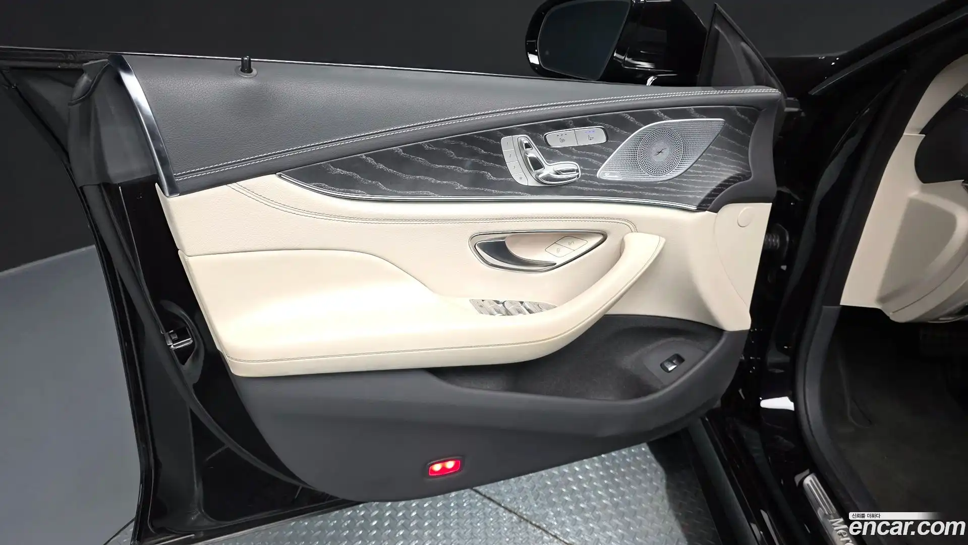 CLS-Class Mercedes-Benz 2023.2-INNER-034