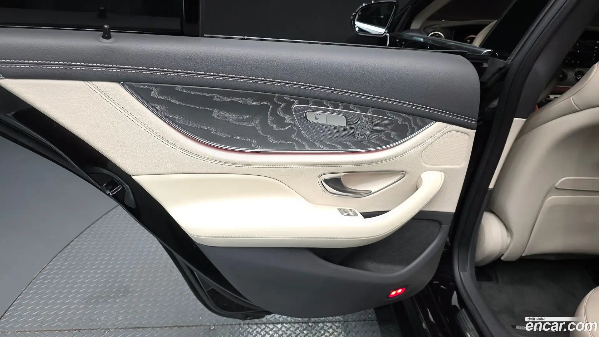 CLS-Class Mercedes-Benz 2023.2-INNER-035
