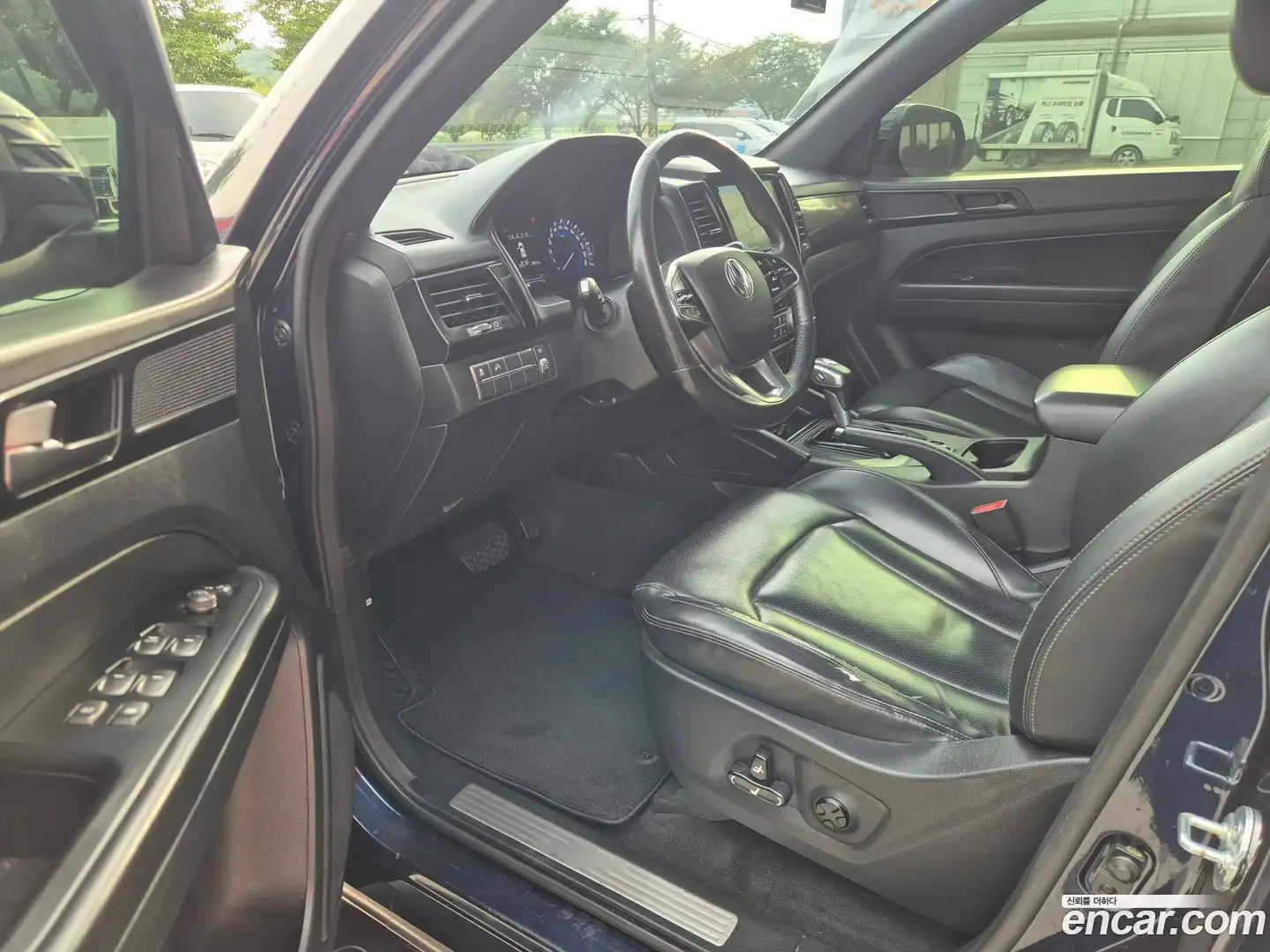 Rexton KG Mobility 2020.0-INNER-010