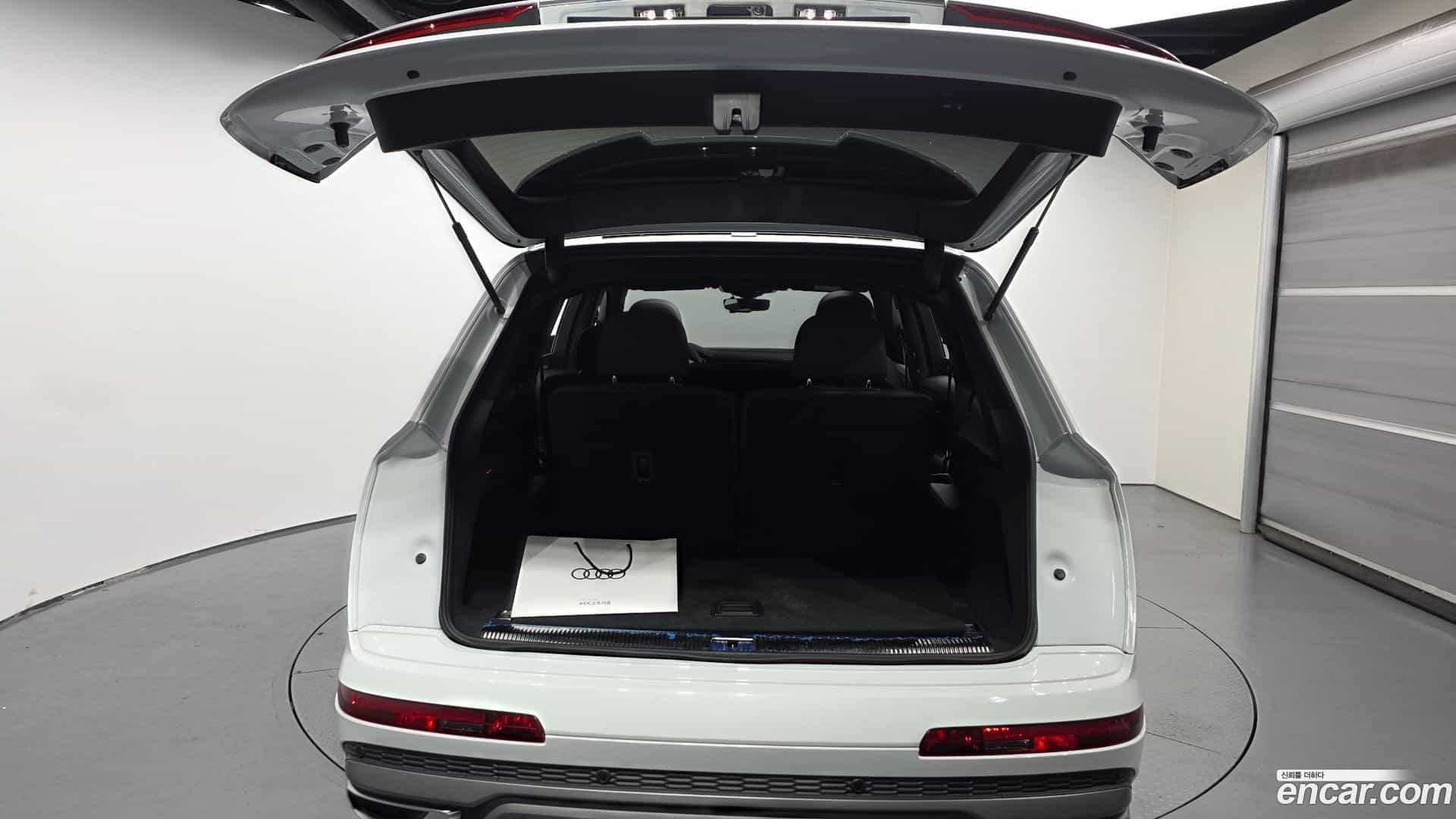 Q7 Audi 2022.5-OPTION-024