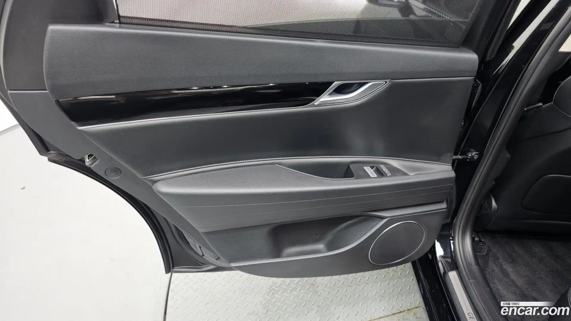 G80 Genesis 2022.8-INNER-035