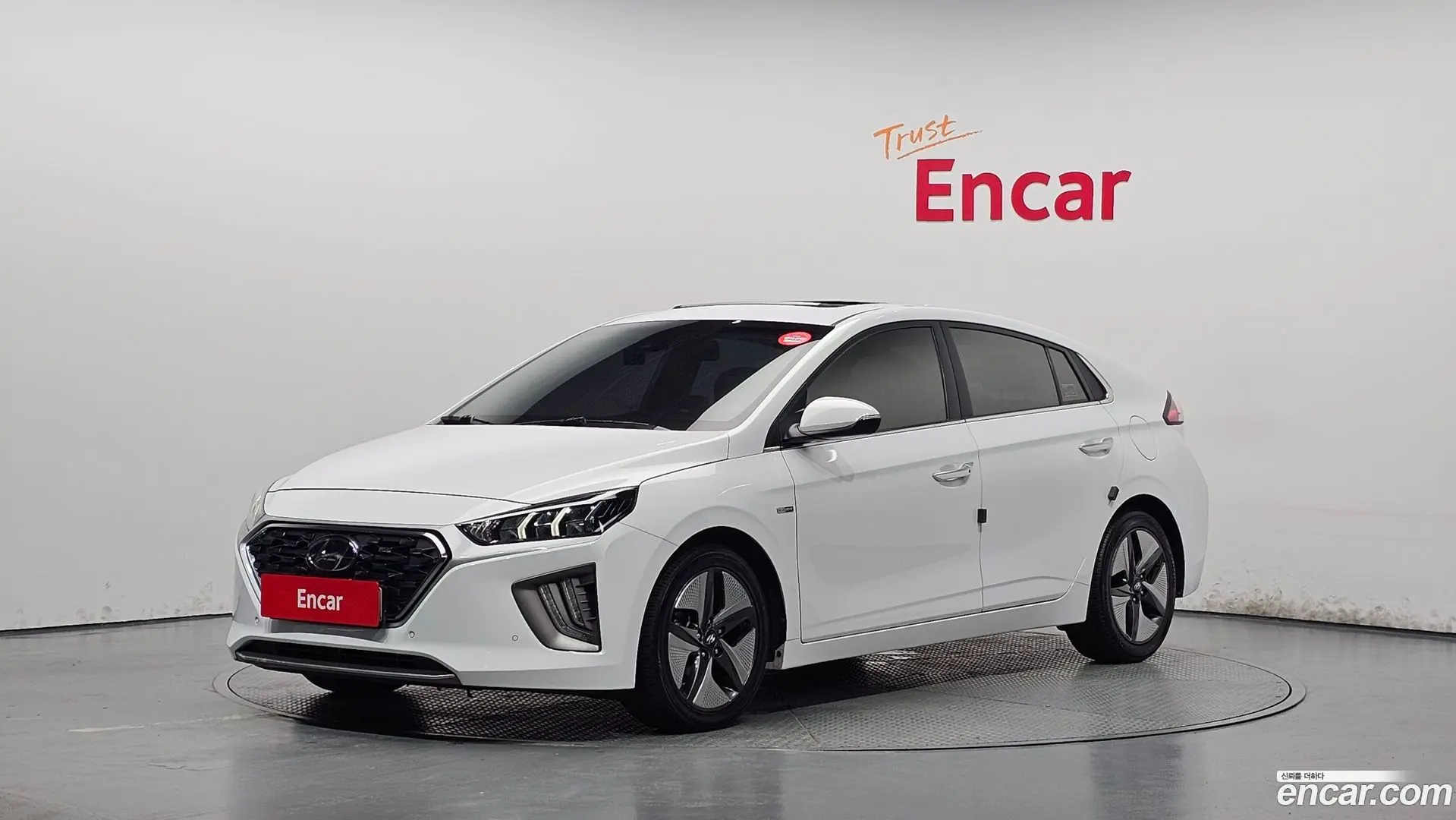 Main__Slider__Photo:Ioniq Hyundai 2020.2-0