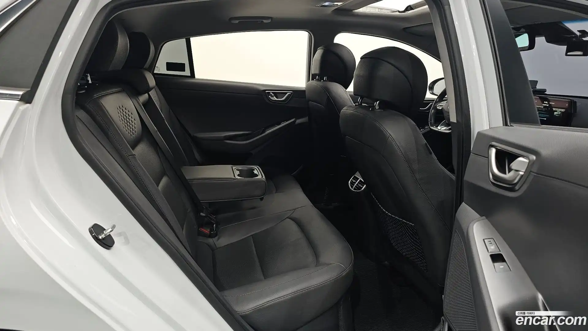 Ioniq Hyundai 2020.2-INNER-036