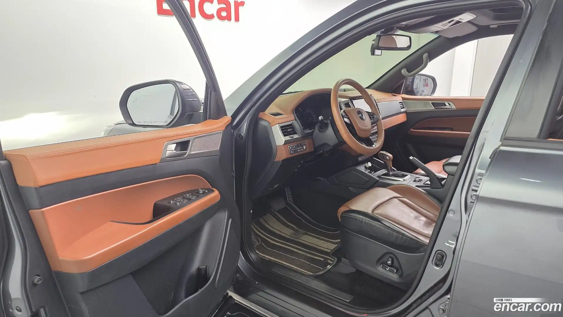Rexton KG Mobility 2018.1-INNER-010