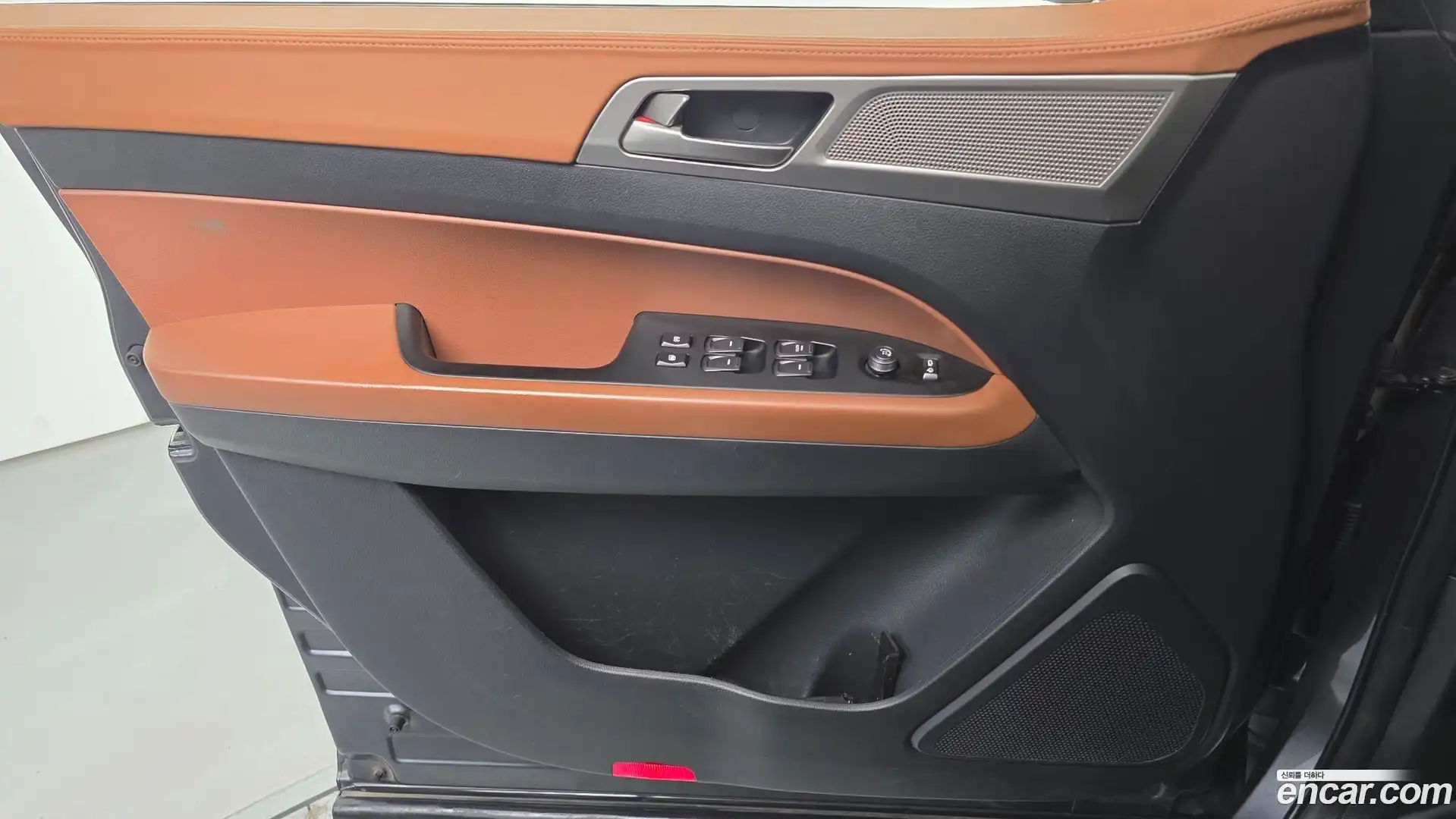 Rexton KG Mobility 2018.1-INNER-034