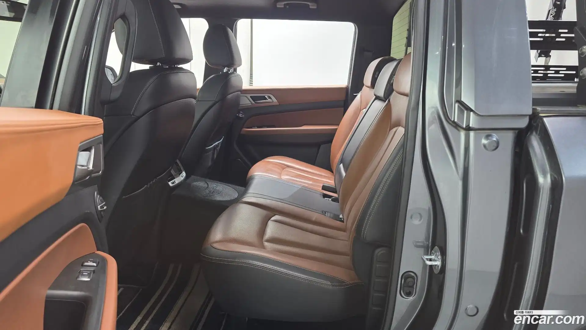 Rexton KG Mobility 2018.1-INNER-036