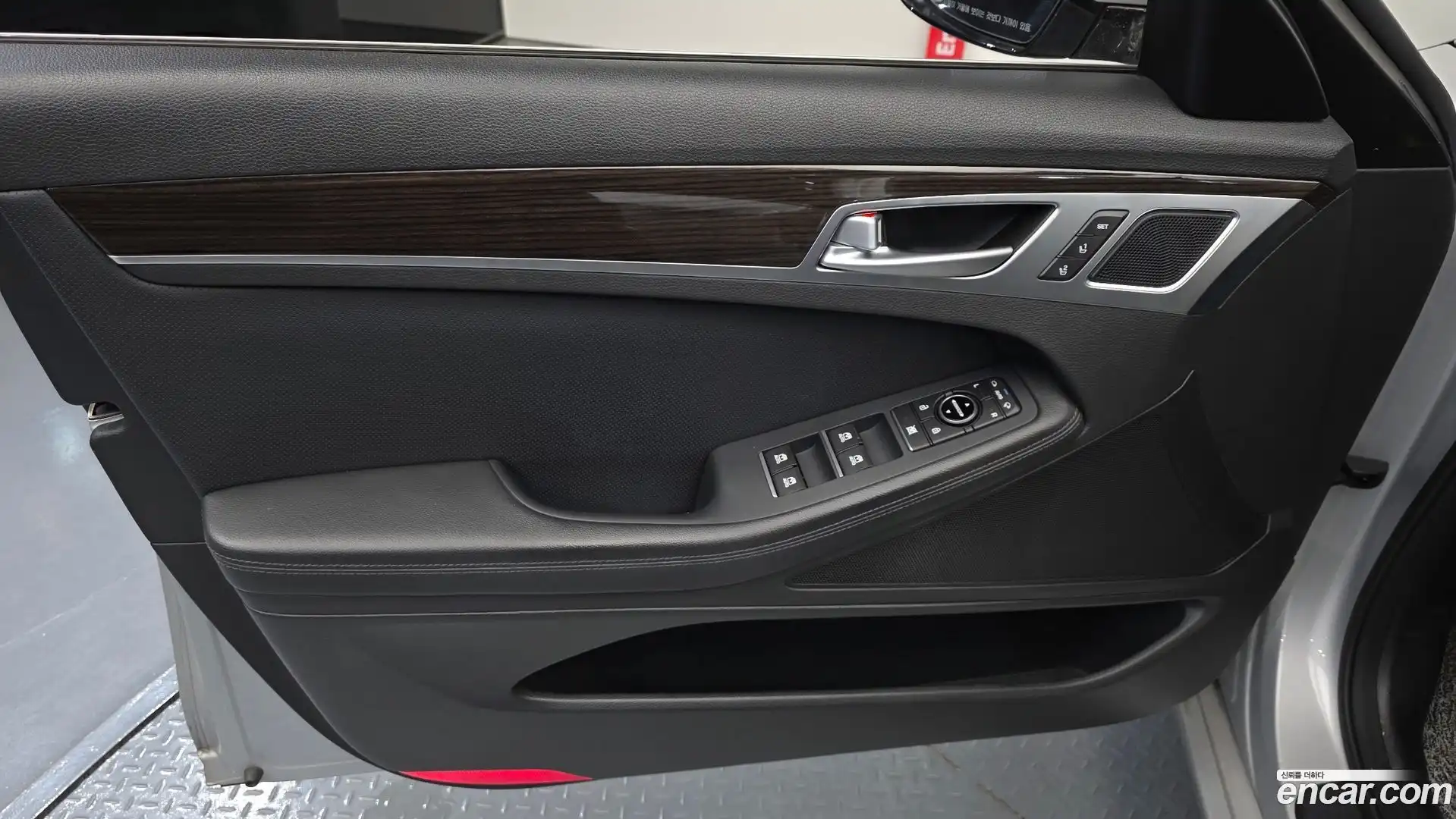 G80 Genesis 2017.4-INNER-034