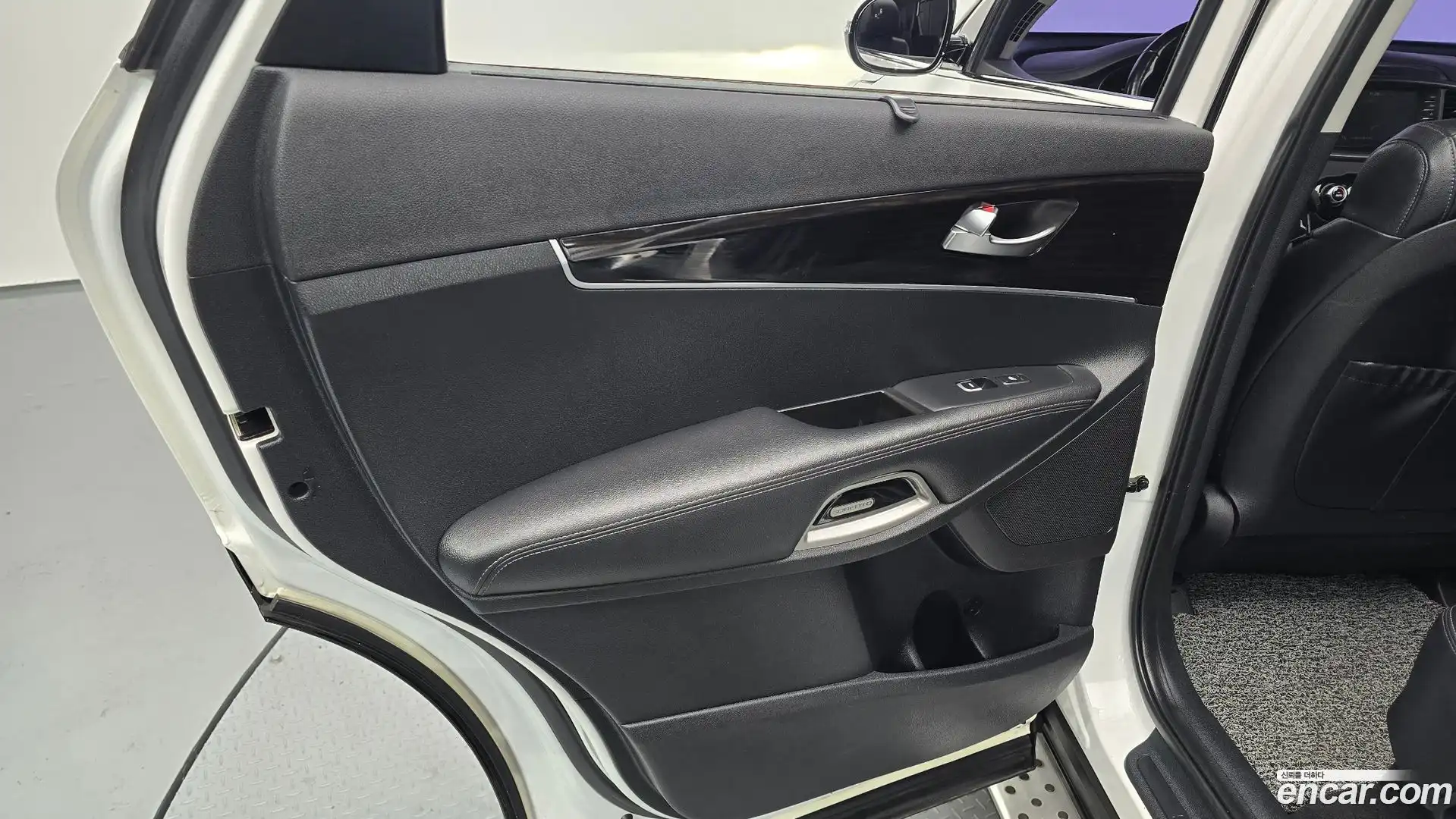 Sorento Kia 2019.5-INNER-035
