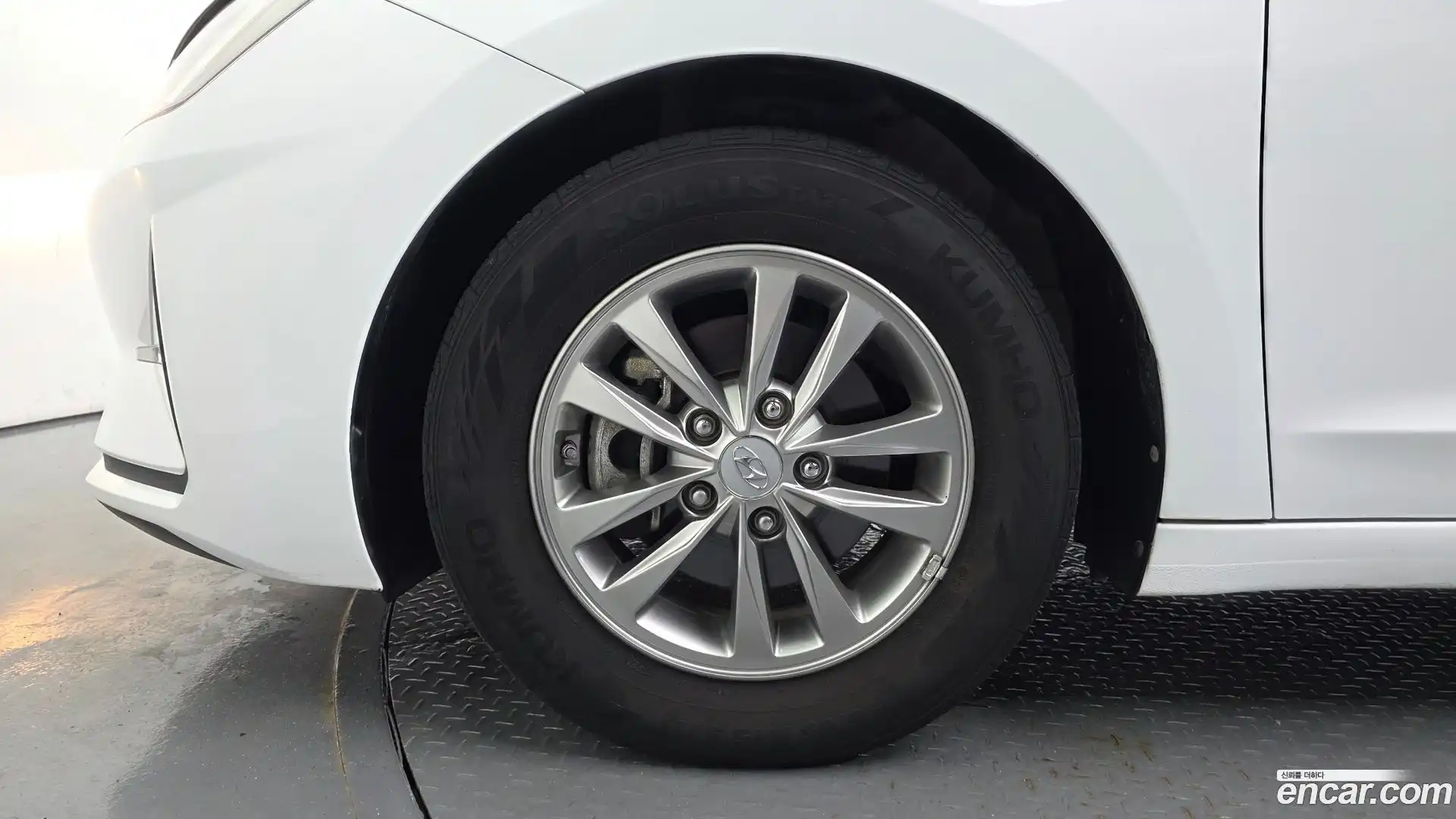 AVANTE Hyundai 2019.9-OUTER-005
