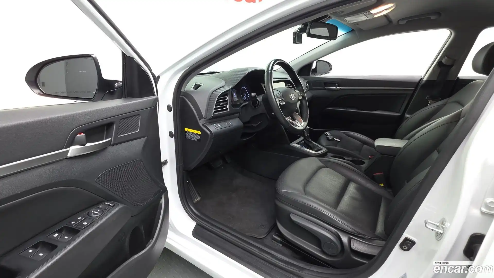 AVANTE Hyundai 2019.9-INNER-010