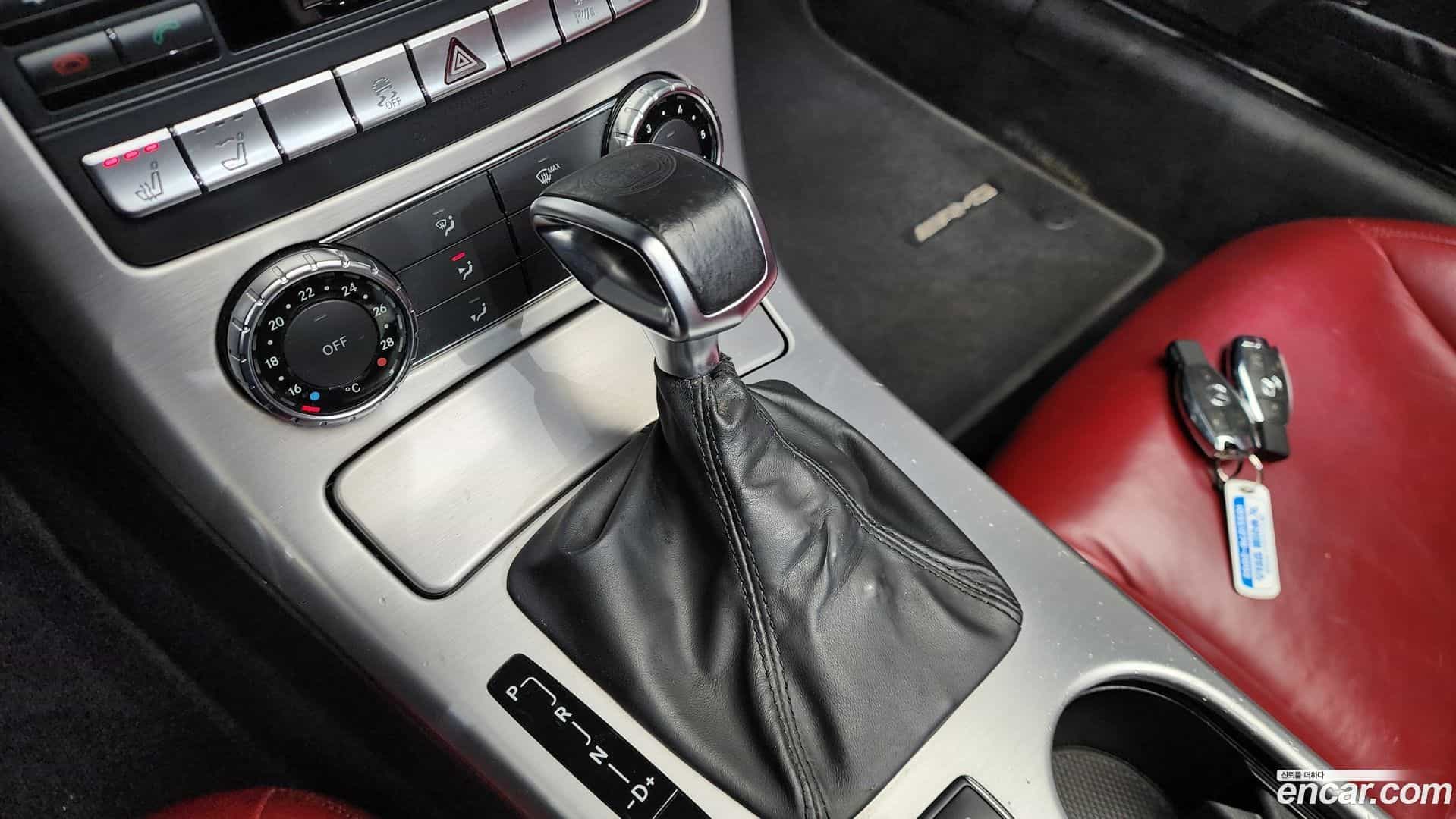 SLK-Class Mercedes-Benz 2013.0-INNER-009