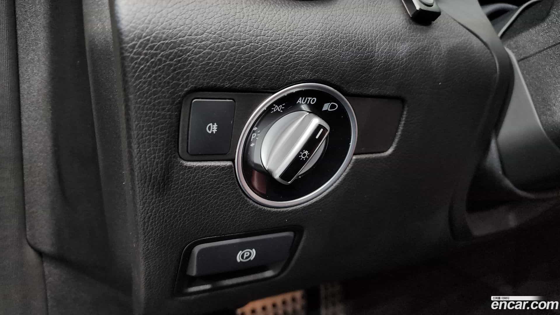 SLK-Class Mercedes-Benz 2013.0-OPTION-019