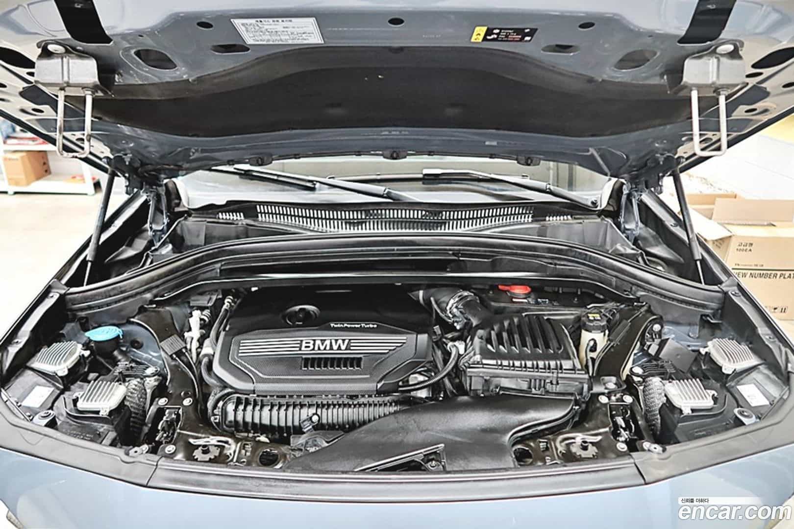 X2 (F39) BMW 2021.1-INNER-009