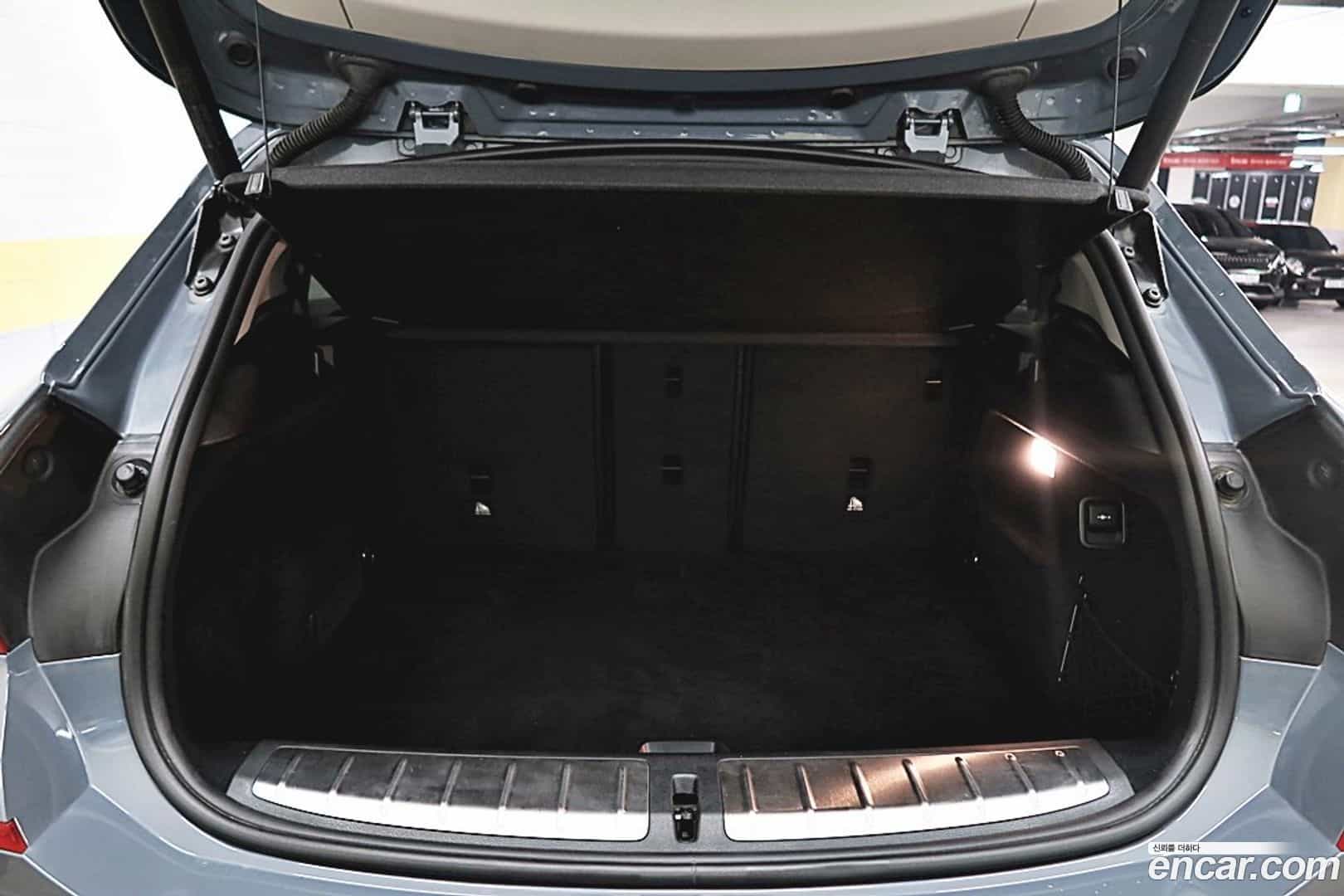 X2 (F39) BMW 2021.1-INNER-010
