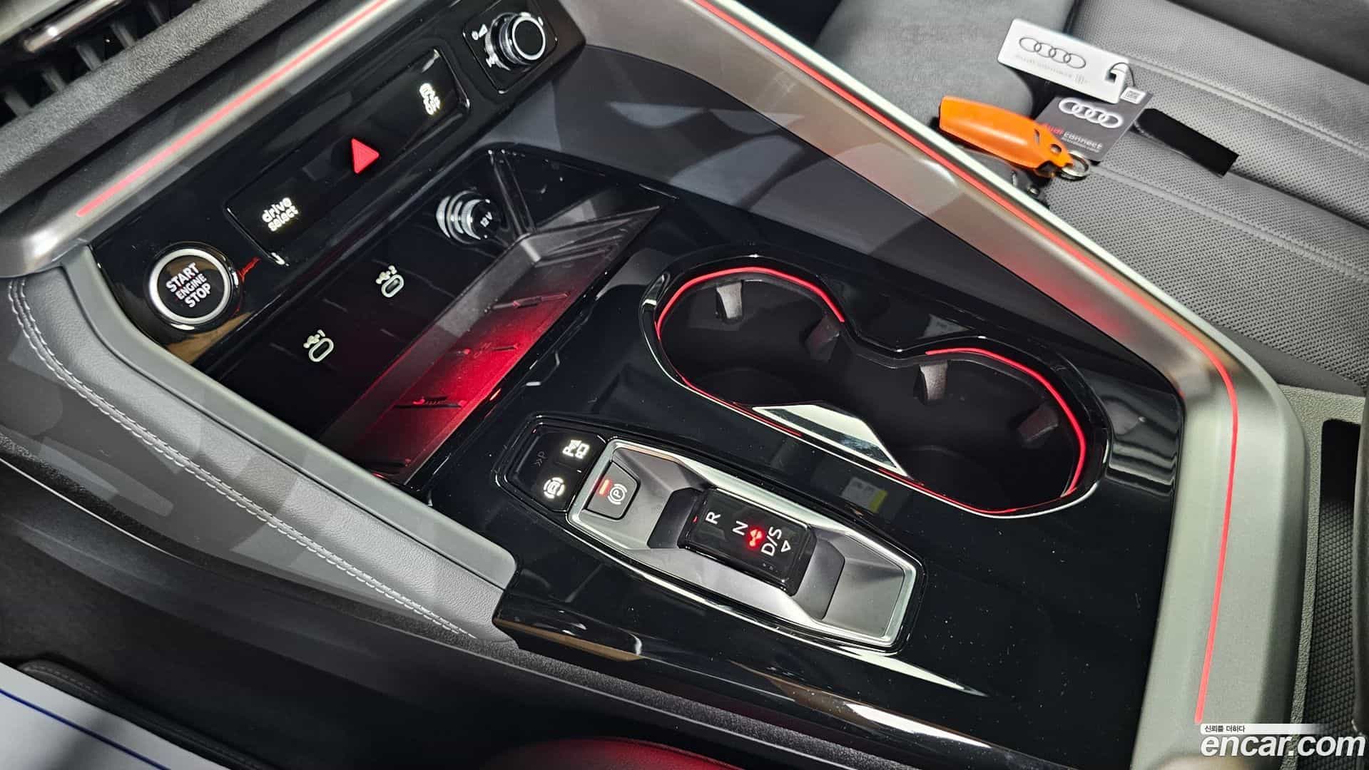 Q5 Audi 2025.11-INNER-009