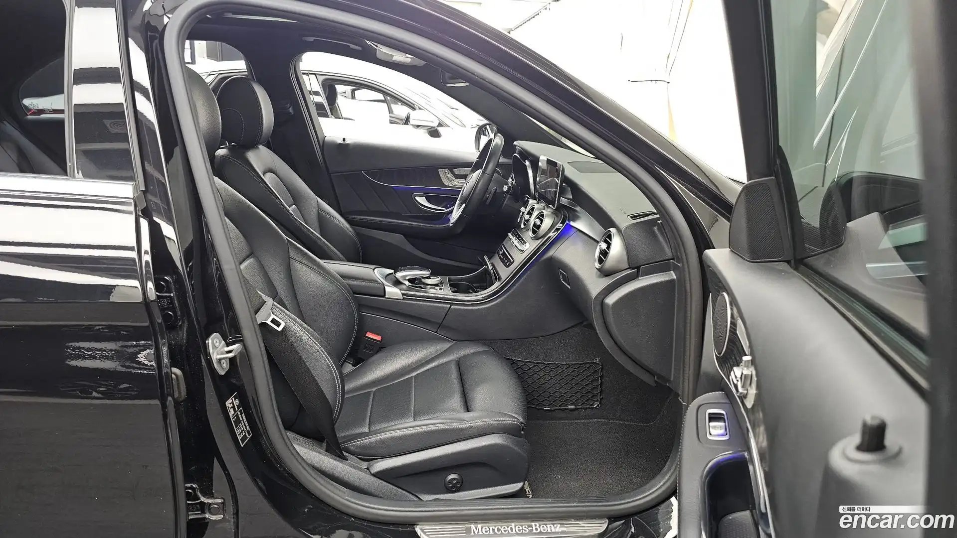 C-Class Mercedes-Benz 2019.4-OPTION-015
