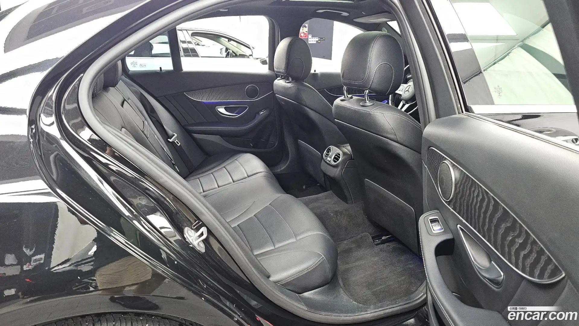 C-Class Mercedes-Benz 2019.4-OPTION-016