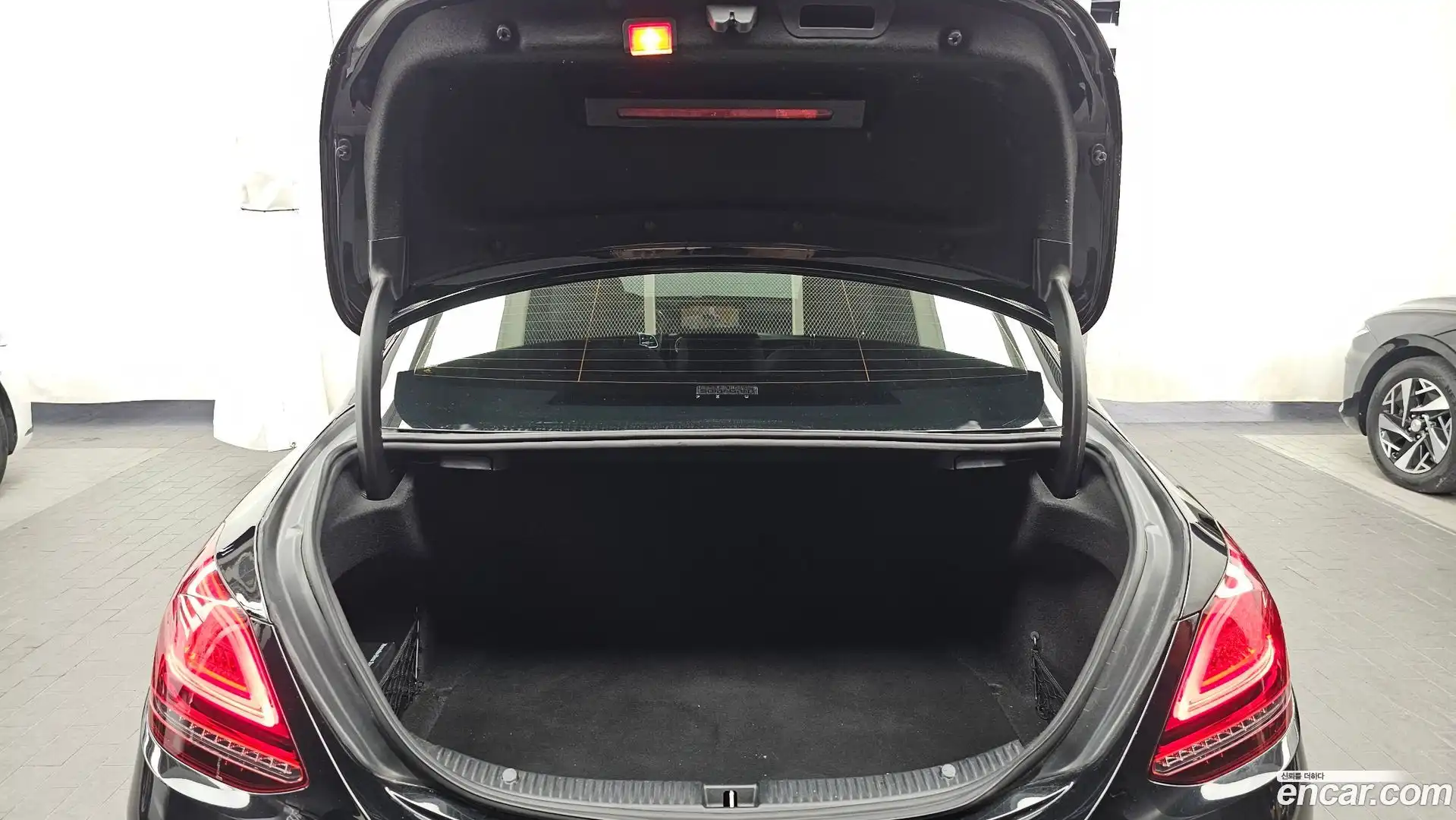 C-Class Mercedes-Benz 2019.4-OPTION-024