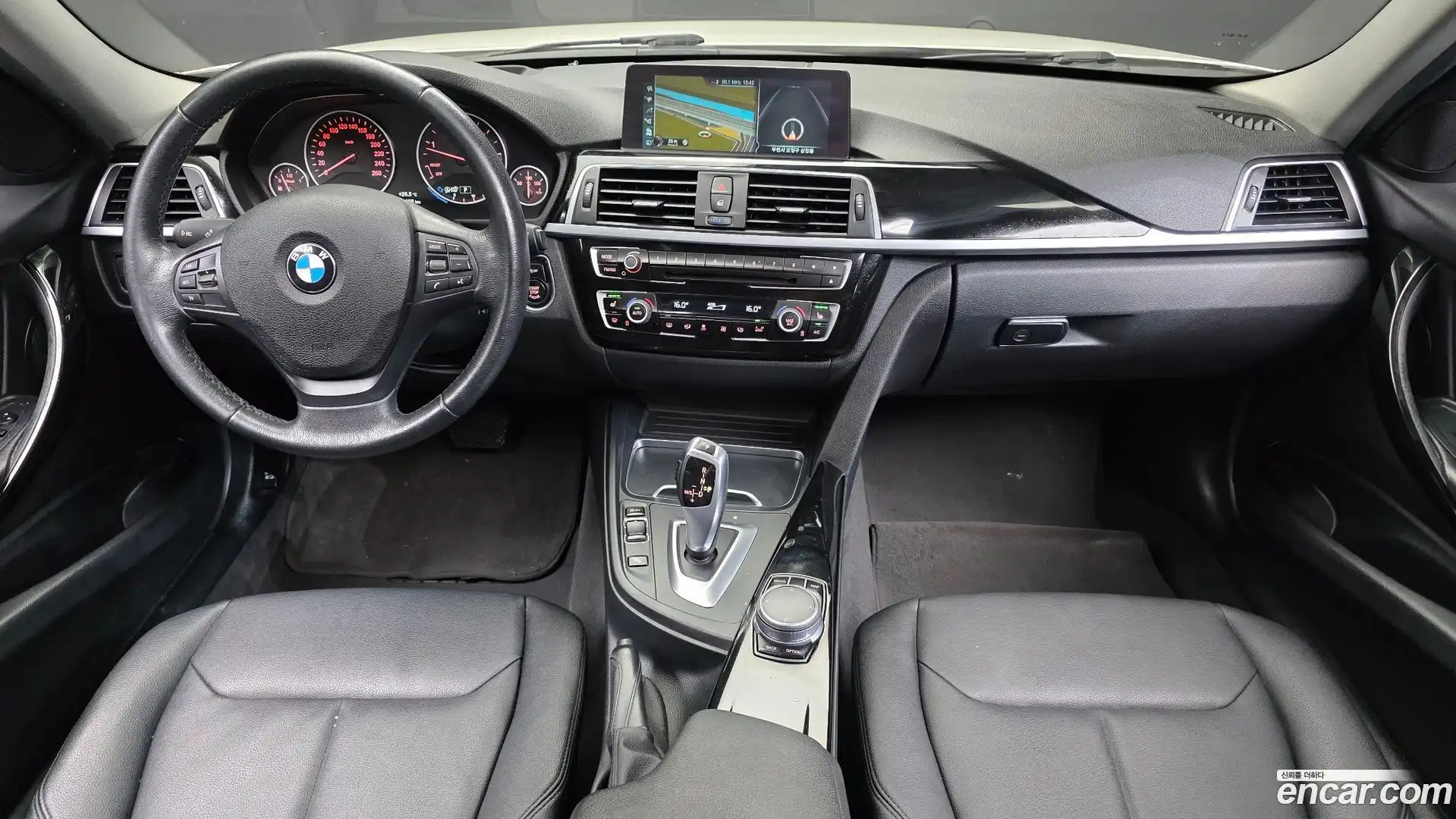 3-Series BMW 2017.2-INNER-007
