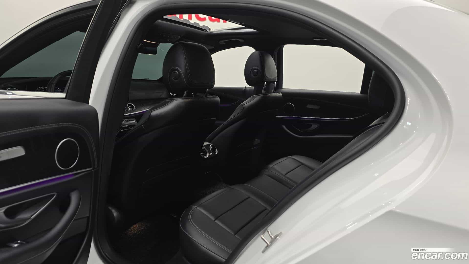 E-Class Mercedes-Benz 2023.5-OPTION-015