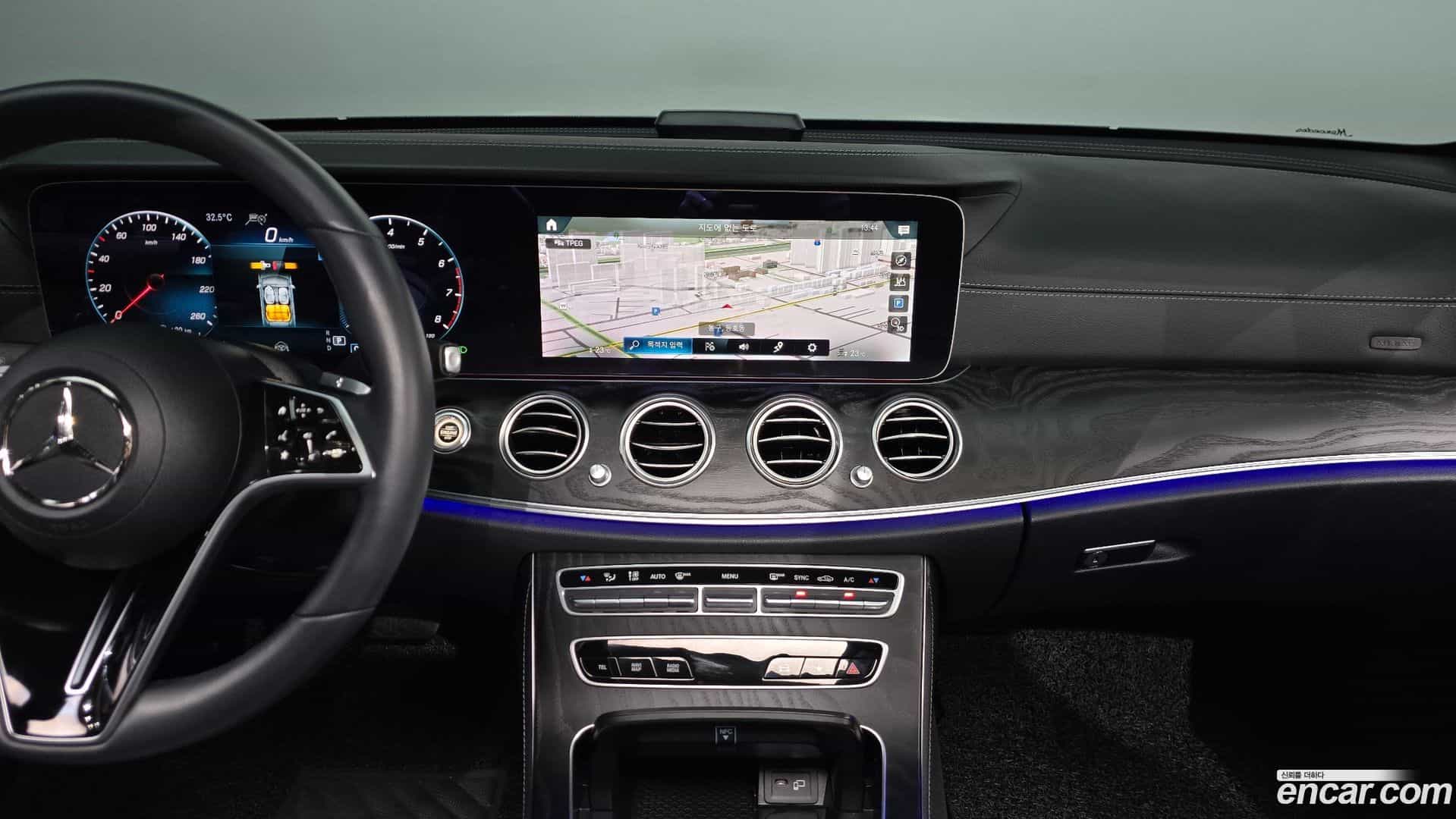 E-Class Mercedes-Benz 2023.5-OPTION-017