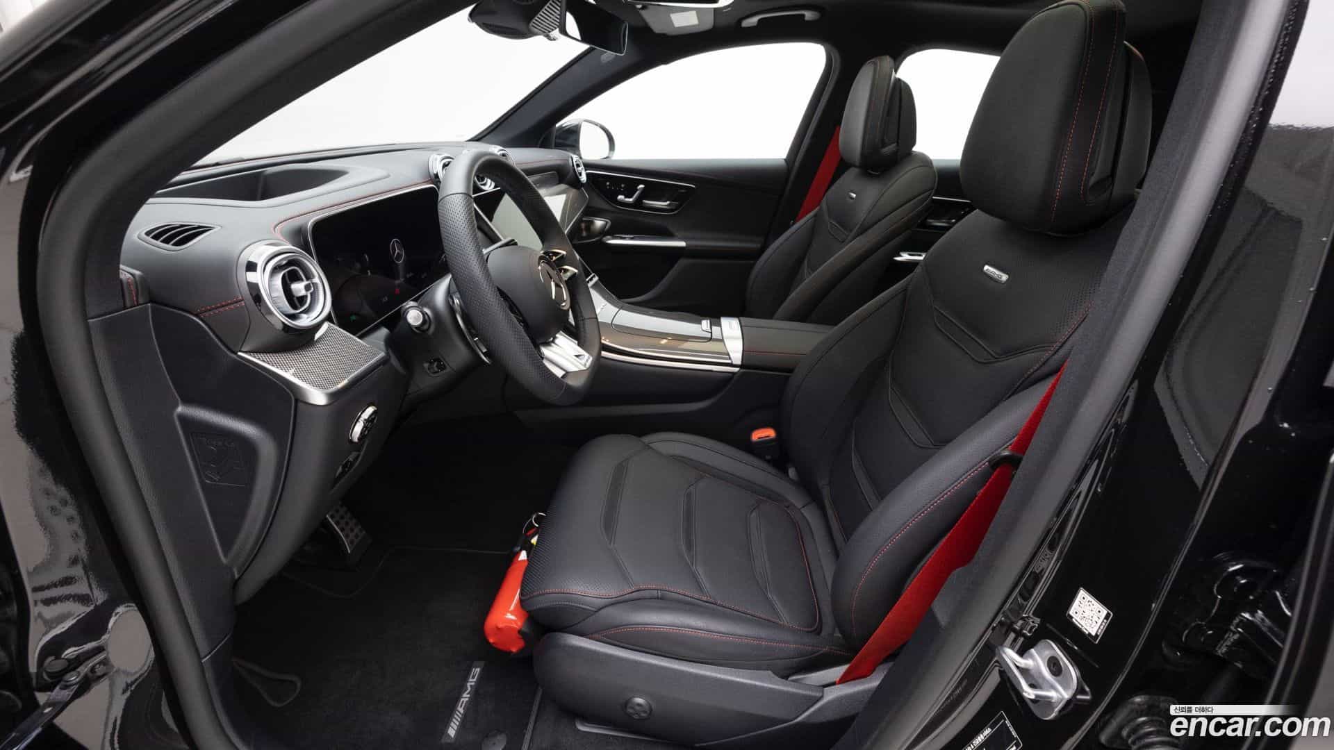 GLC-Class Mercedes-Benz 2025.8-INNER-010