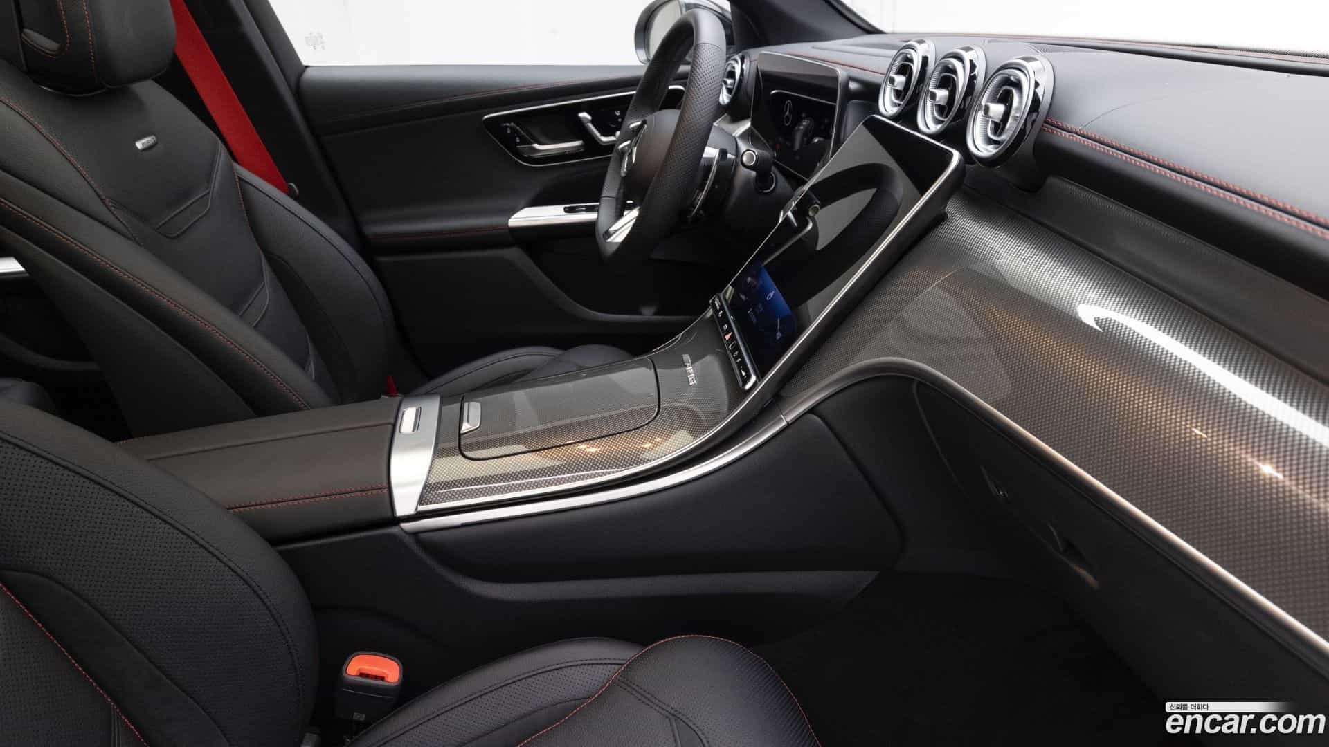 GLC-Class Mercedes-Benz 2025.8-OPTION-017
