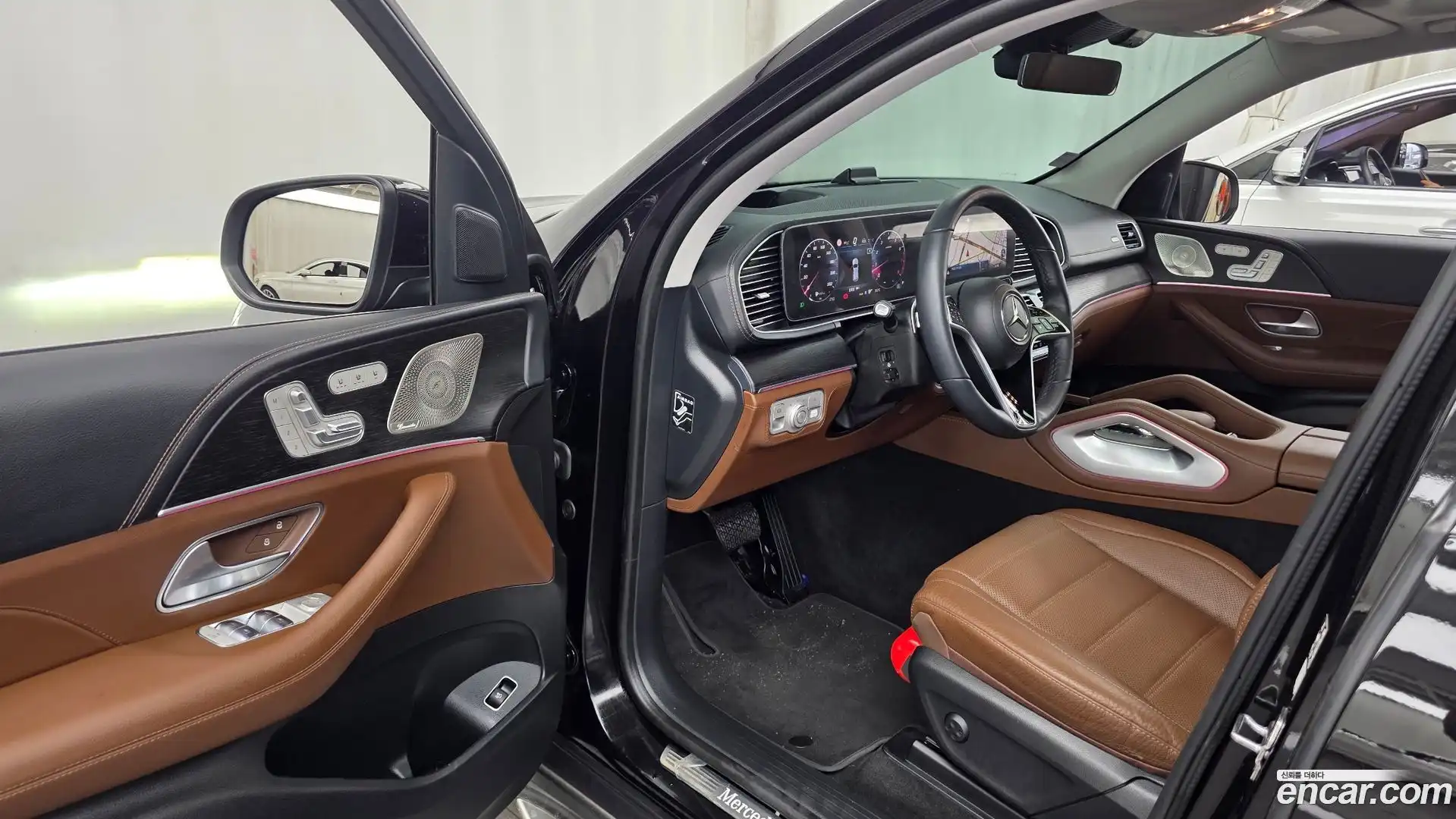 GLE-Class Mercedes-Benz 2025.2-INNER-010