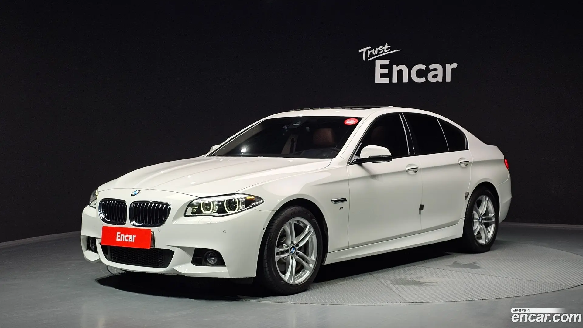 Main__Slider__Photo:5-Series BMW 2016.3-0