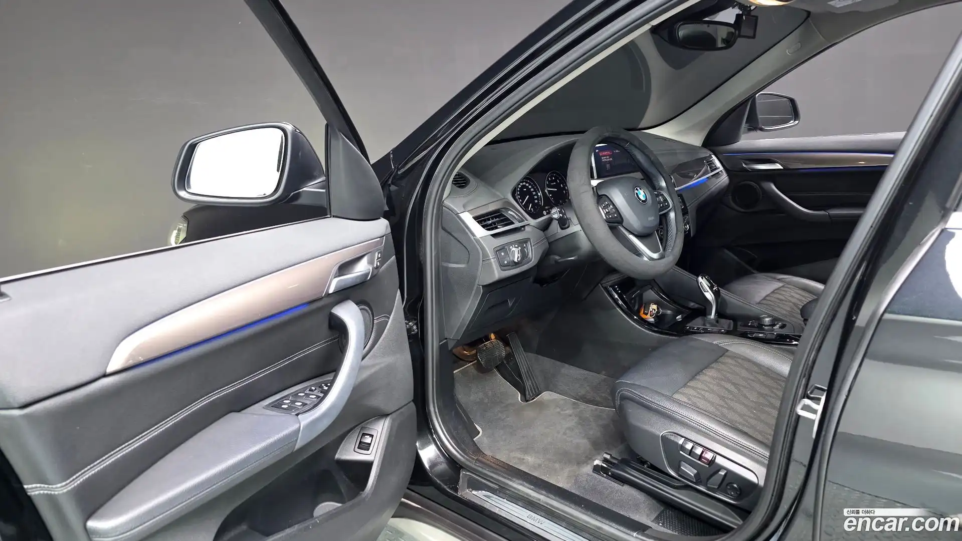 X1 BMW 2021.0-INNER-010
