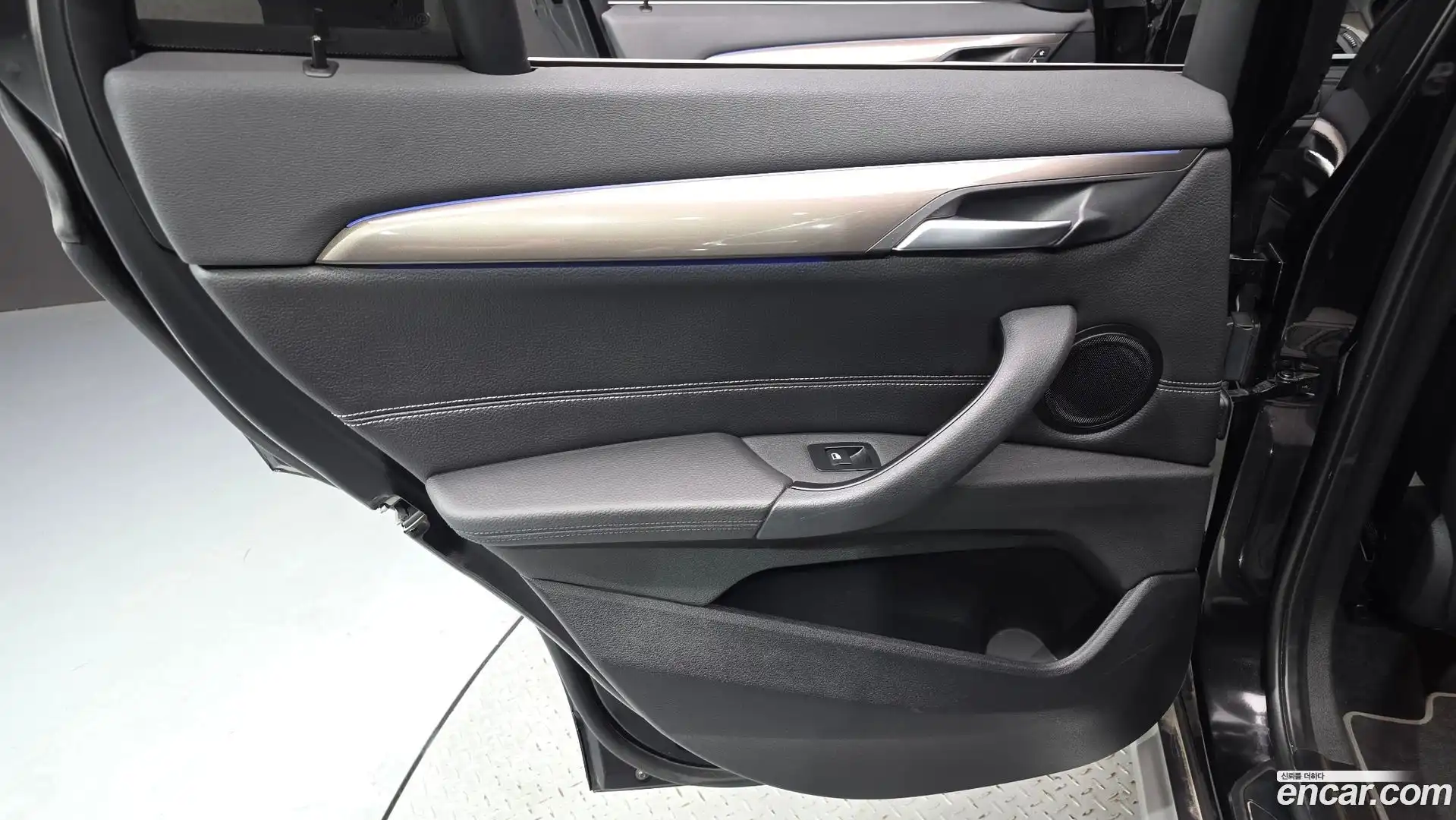 X1 BMW 2021.0-INNER-035