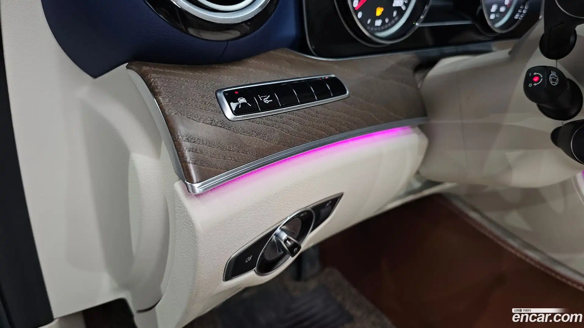 E-Class Mercedes-Benz 2018.5-OPTION-020