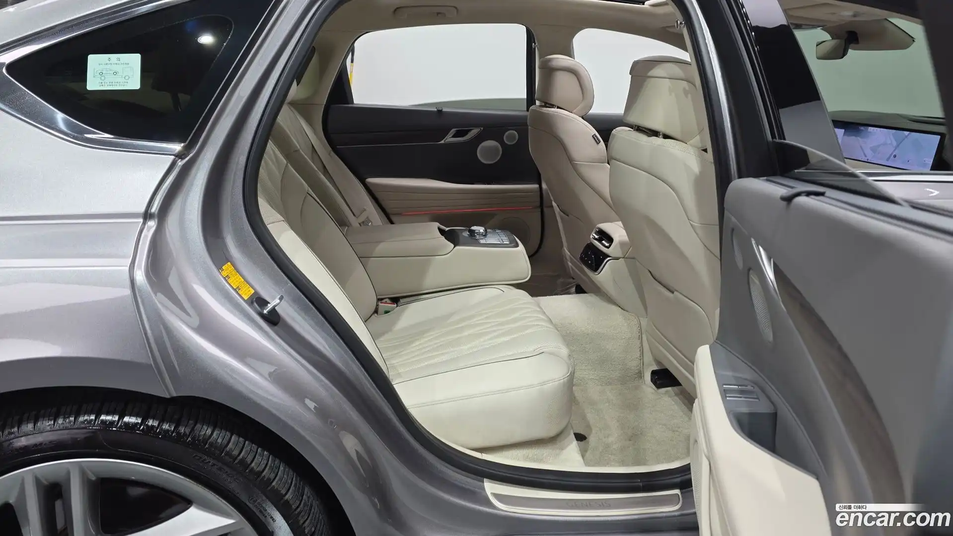 G80 Genesis 2025.0-OPTION-015