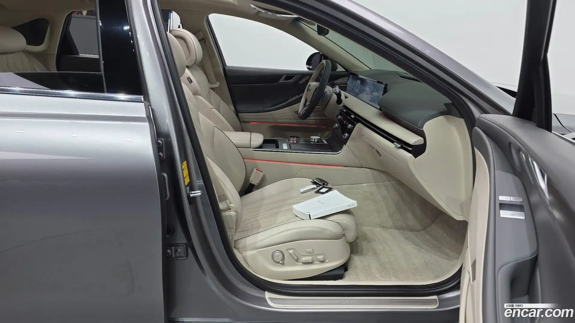 G80 Genesis 2025.0-INNER-036