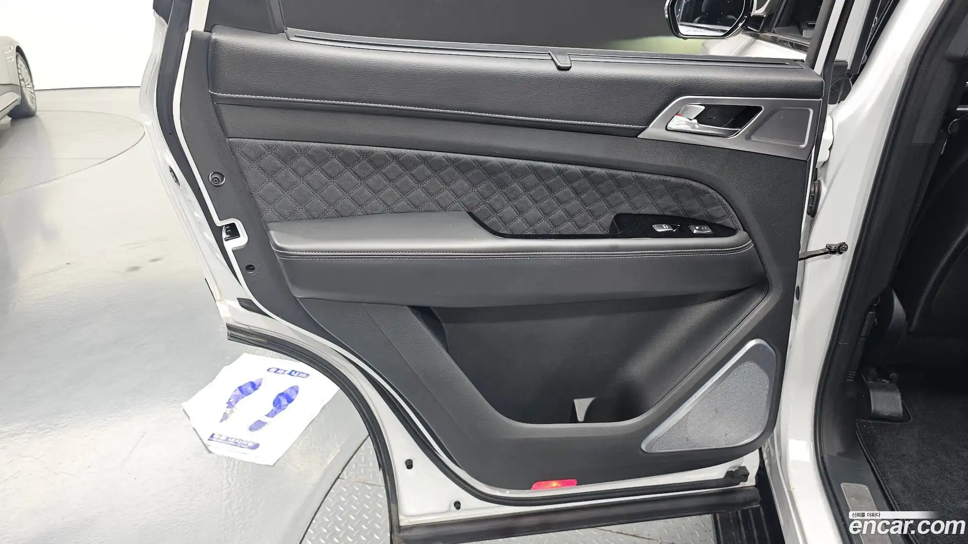 Rexton KG Mobility 2021.3-INNER-035