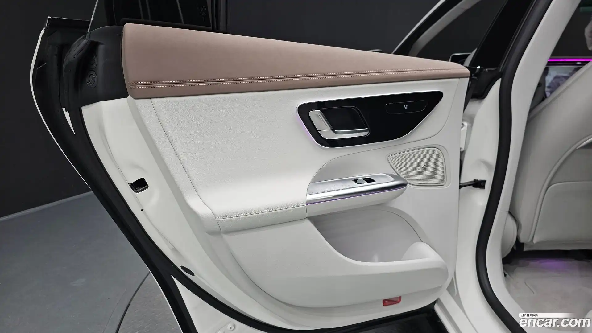 EQE Mercedes-Benz 2026.0-INNER-035