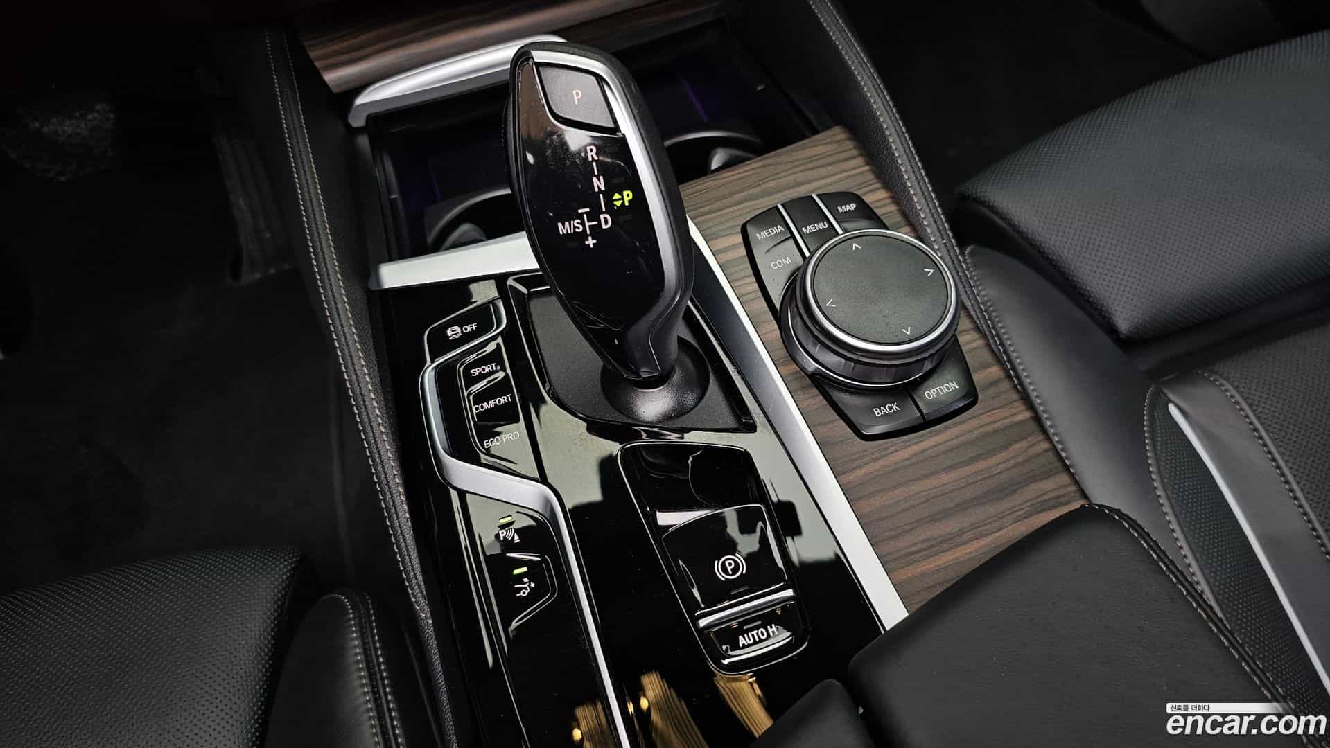 Gran Turismo BMW 2023.1-INNER-009