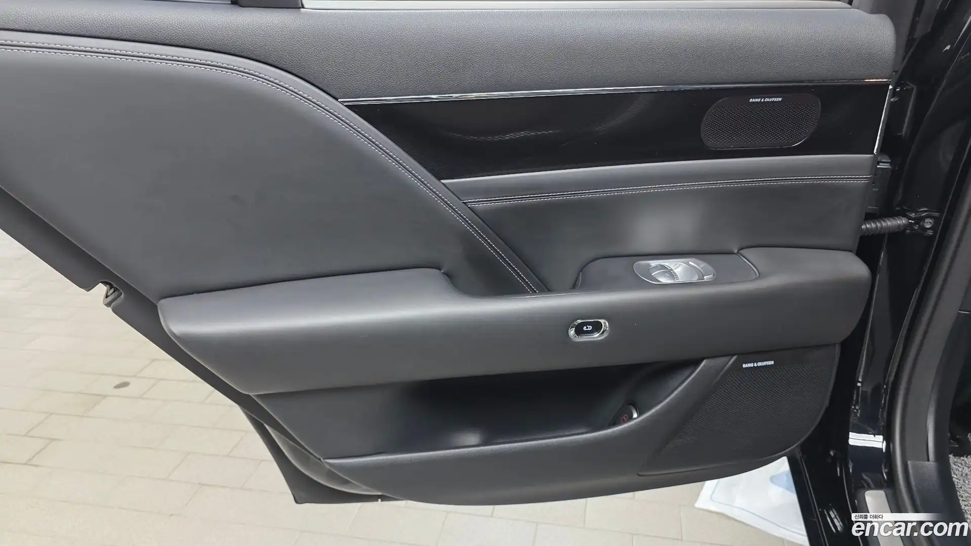 G90 Genesis 2023.2-INNER-035