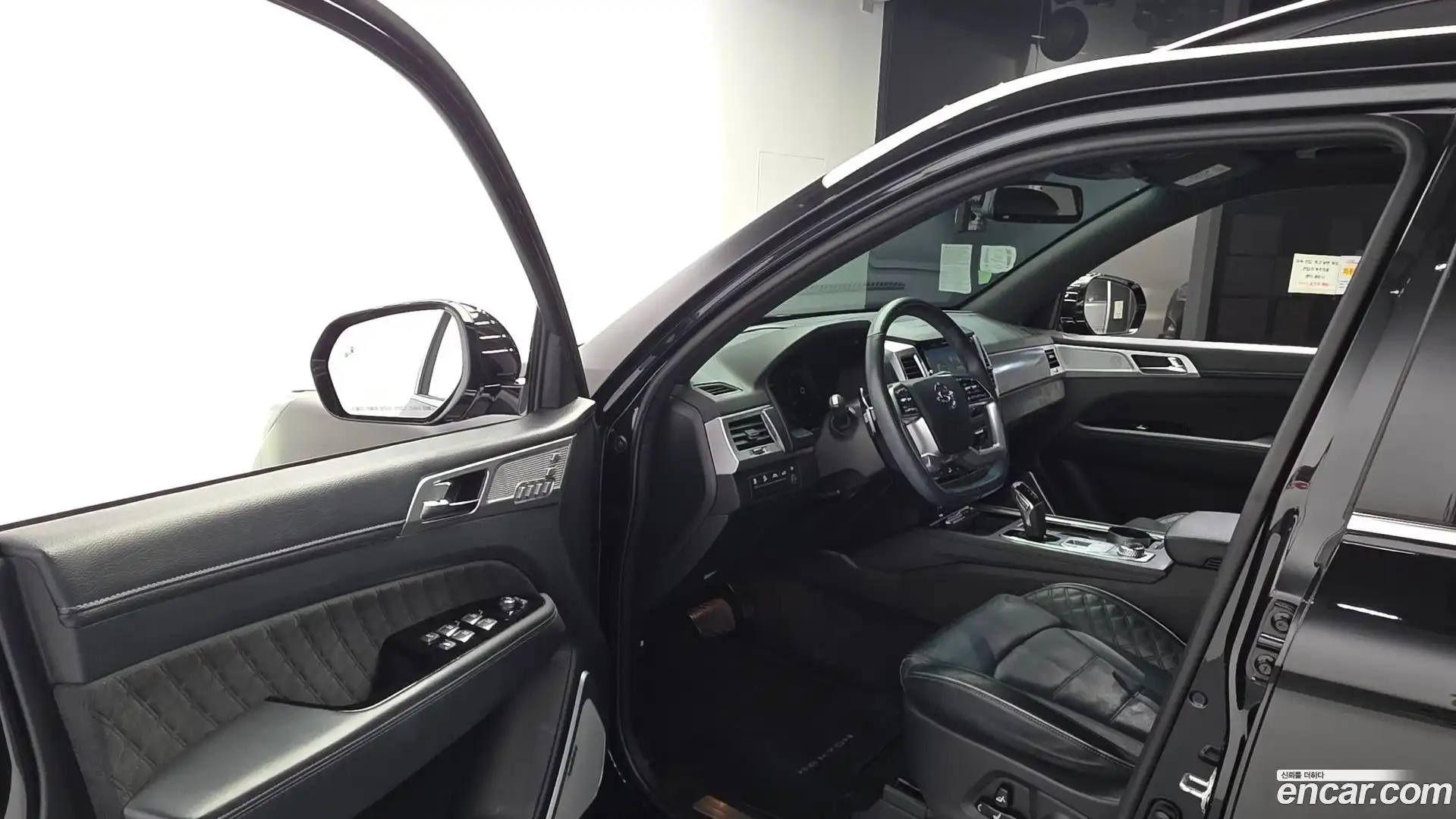 Rexton KG Mobility 2022.10-INNER-010