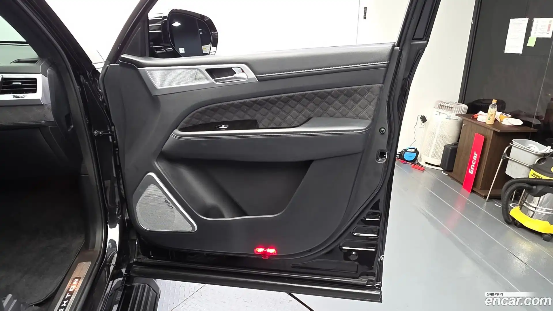 Rexton KG Mobility 2022.10-INNER-034