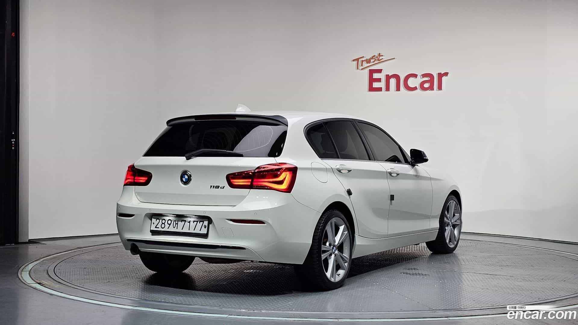 1-Series BMW 2019.8-OUTER-002