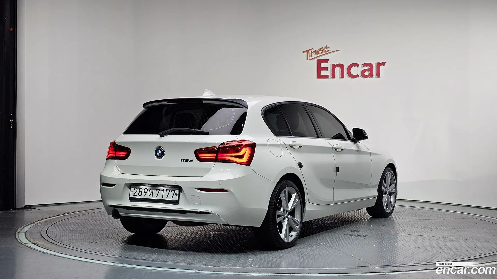Main__Slider__Photo:1-Series BMW 2019.8-1