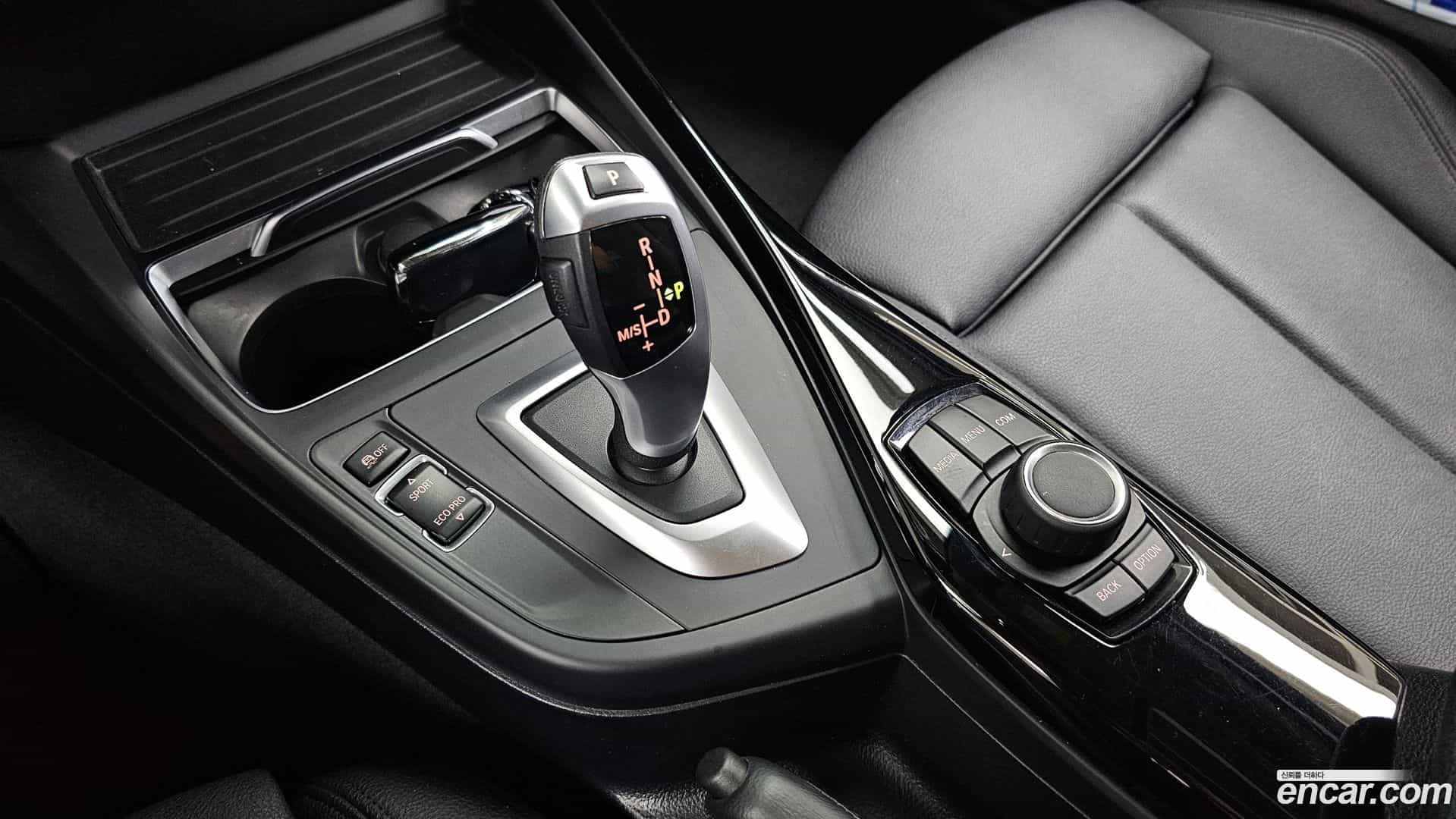 1-Series BMW 2019.8-INNER-009