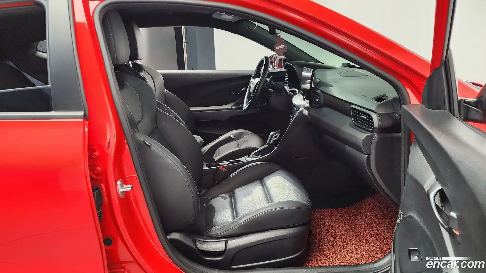 Veloster Hyundai 2020.4-INNER-036
